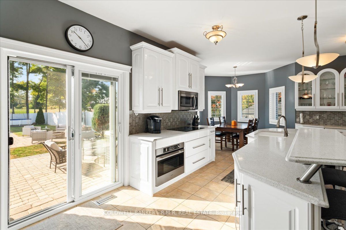 17 Sunset Dr