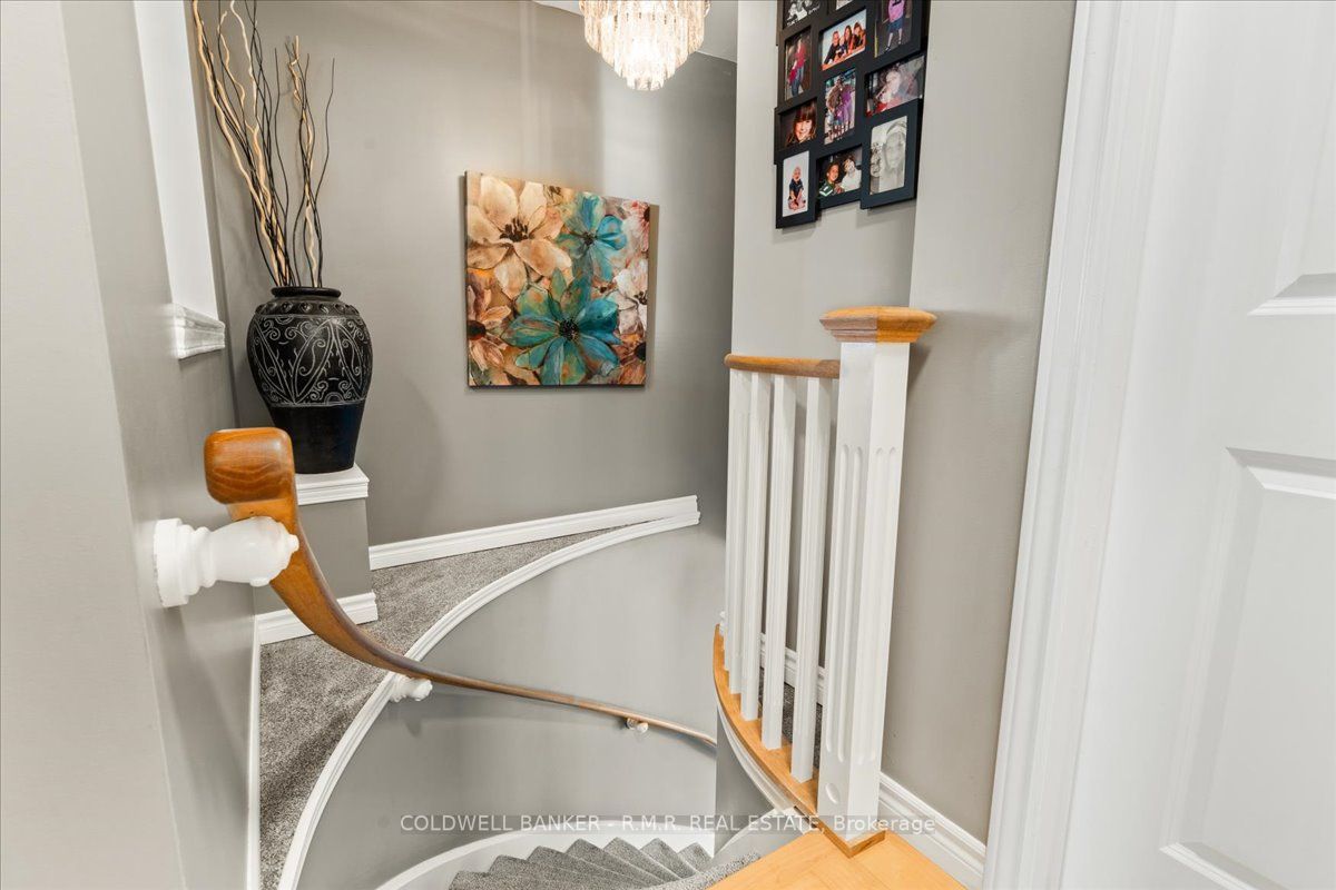 17 Sunset Dr