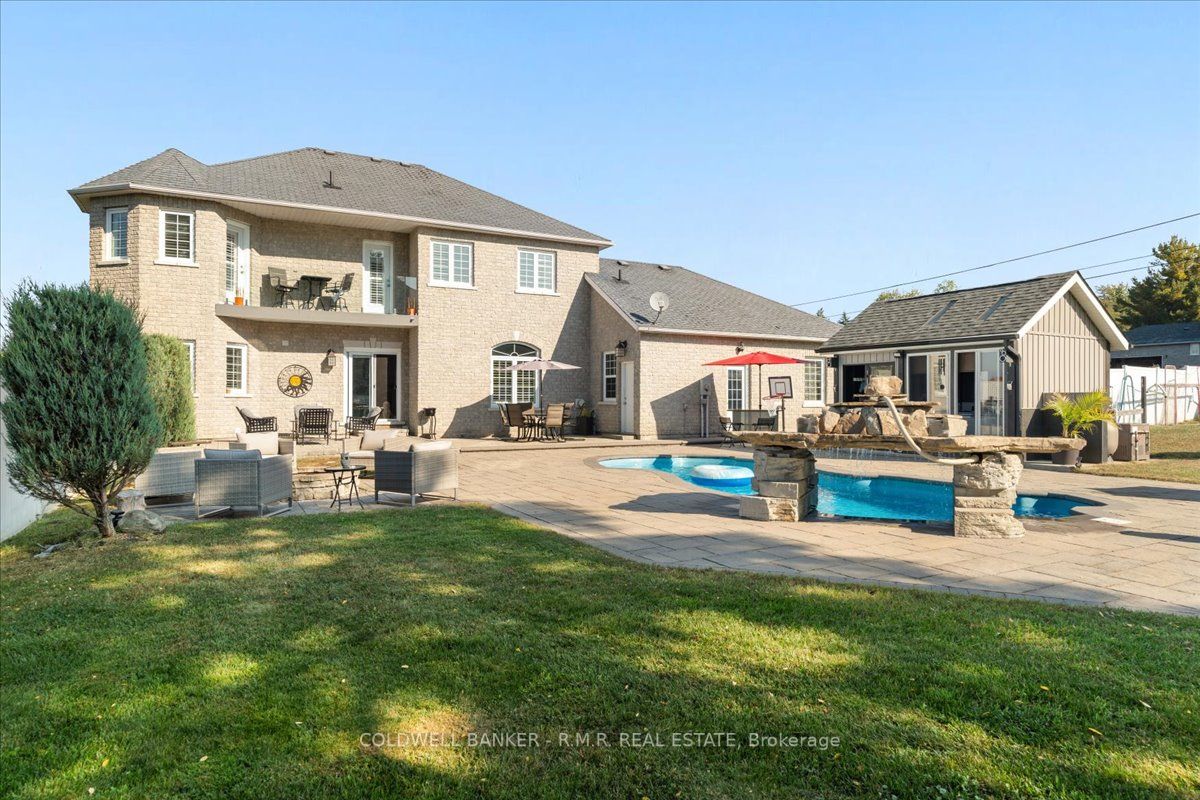 17 Sunset Dr