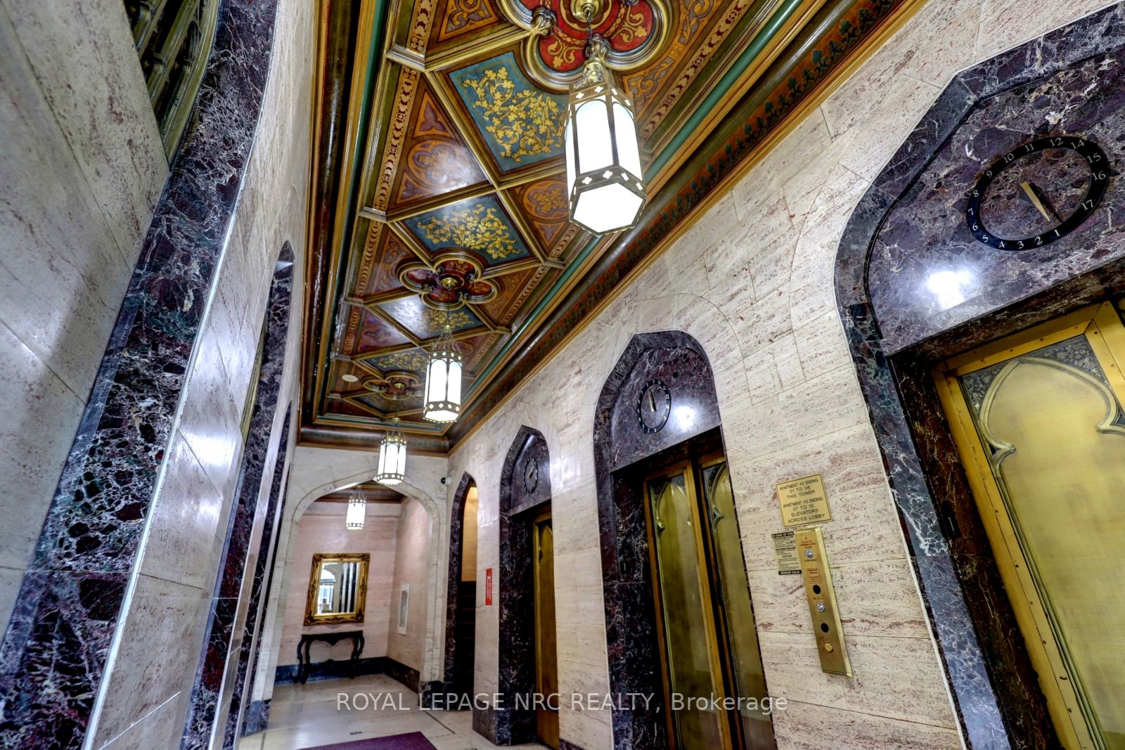 36 James St S, #503