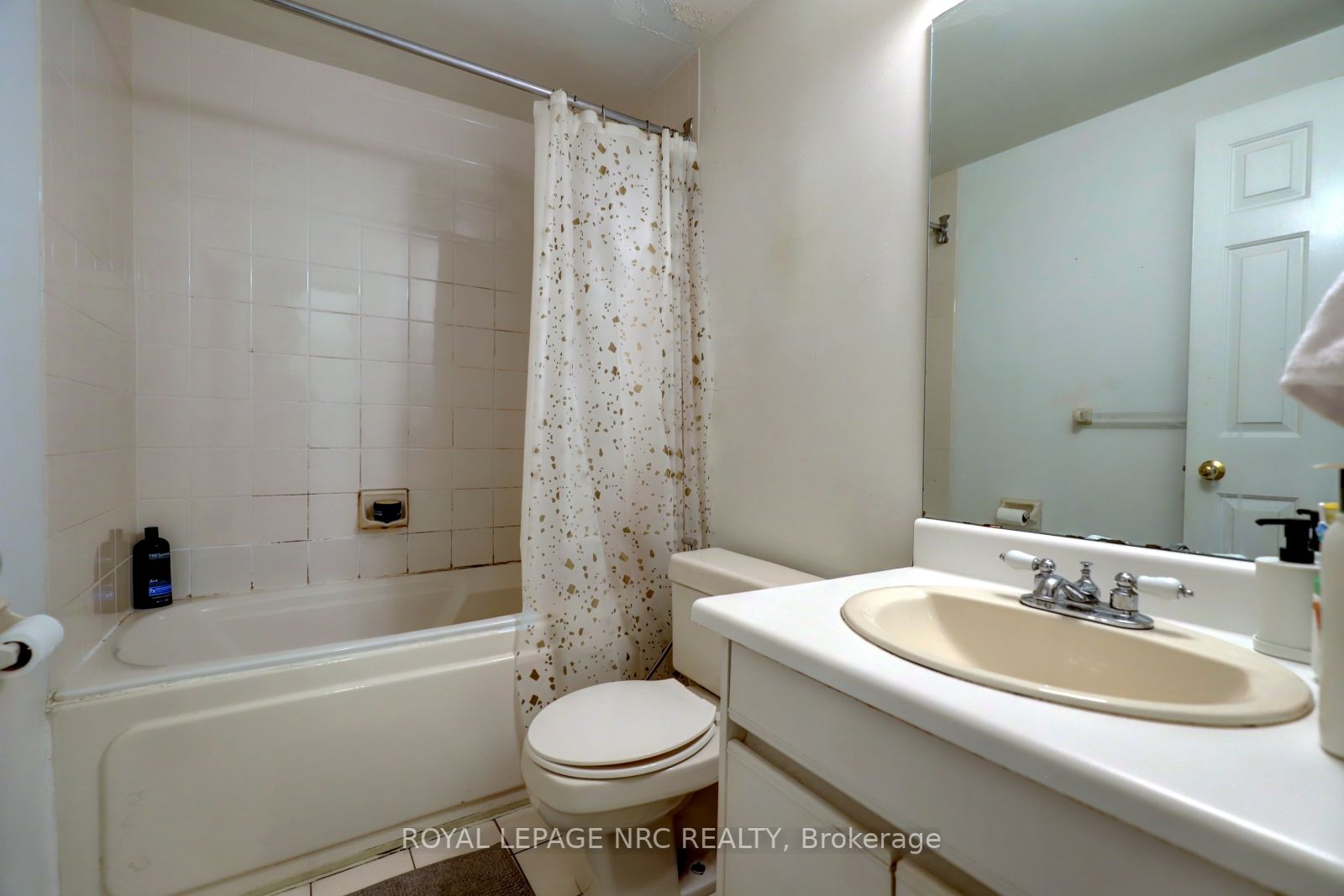 36 James St S, #503