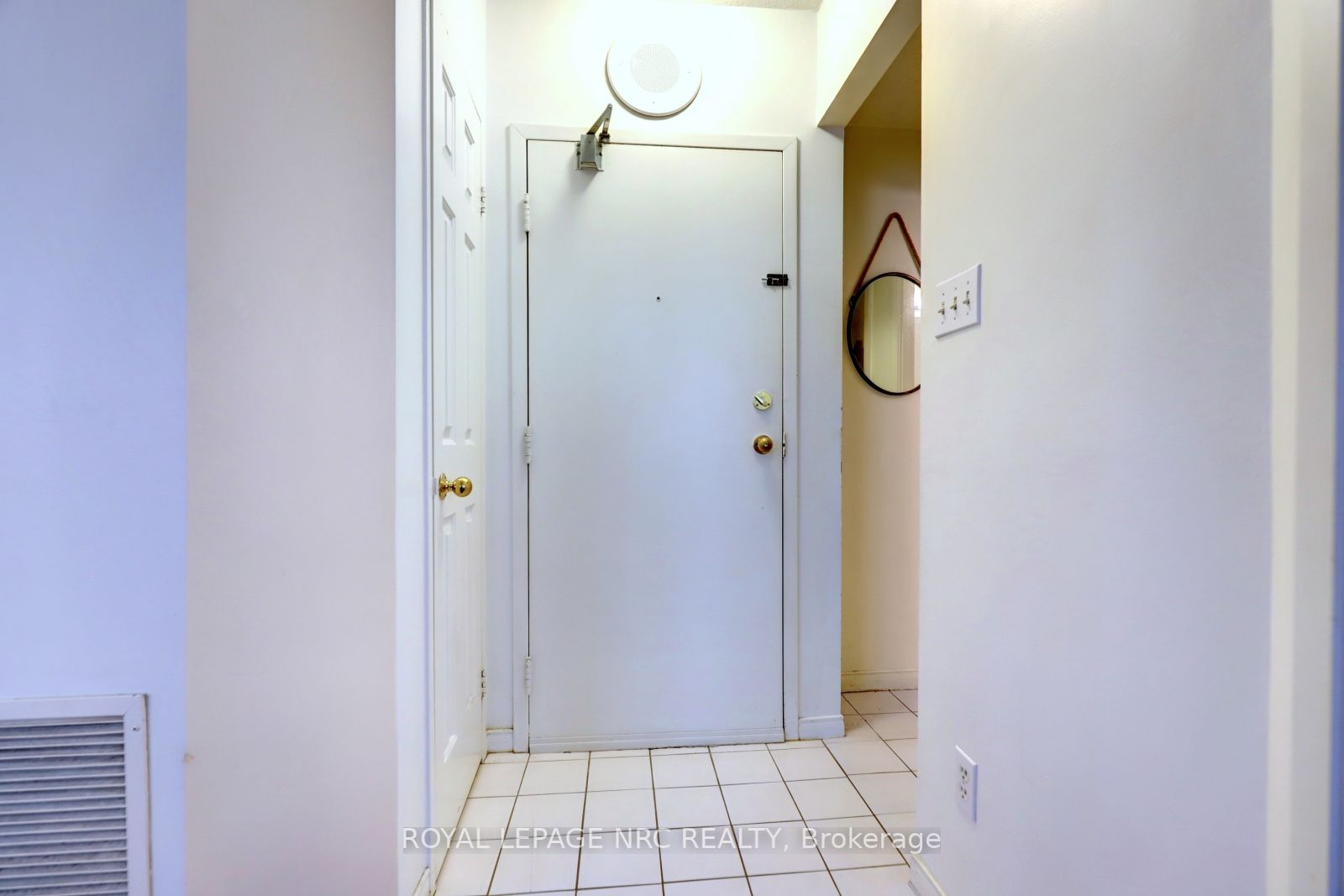 36 James St S, #503