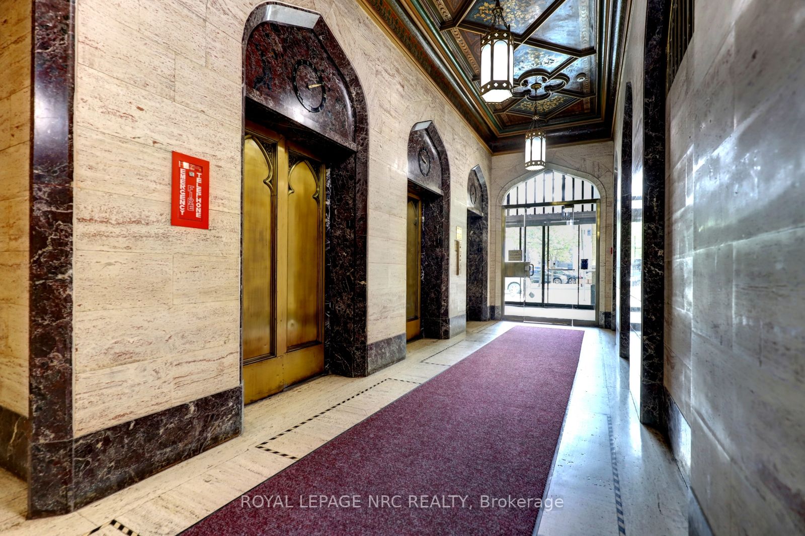 36 James St S, #503