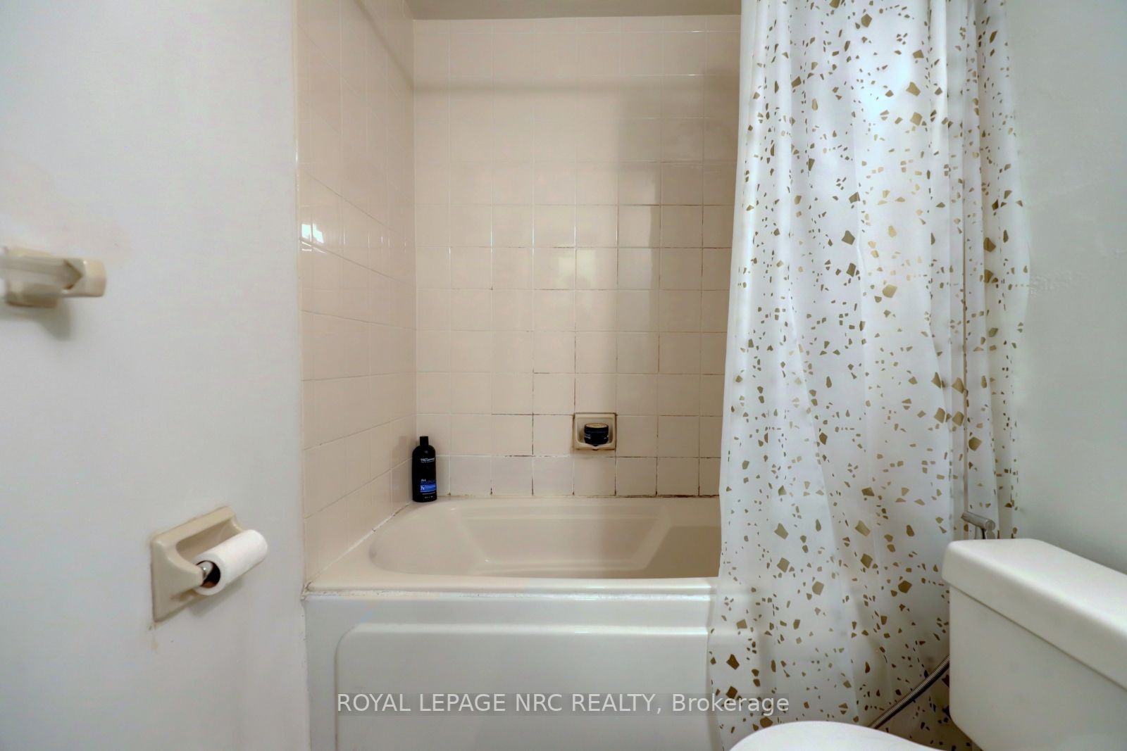 36 James St S, #503