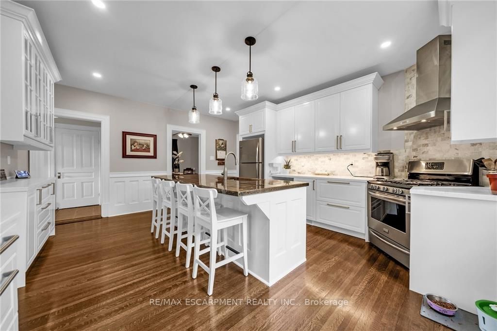 65 Main St S