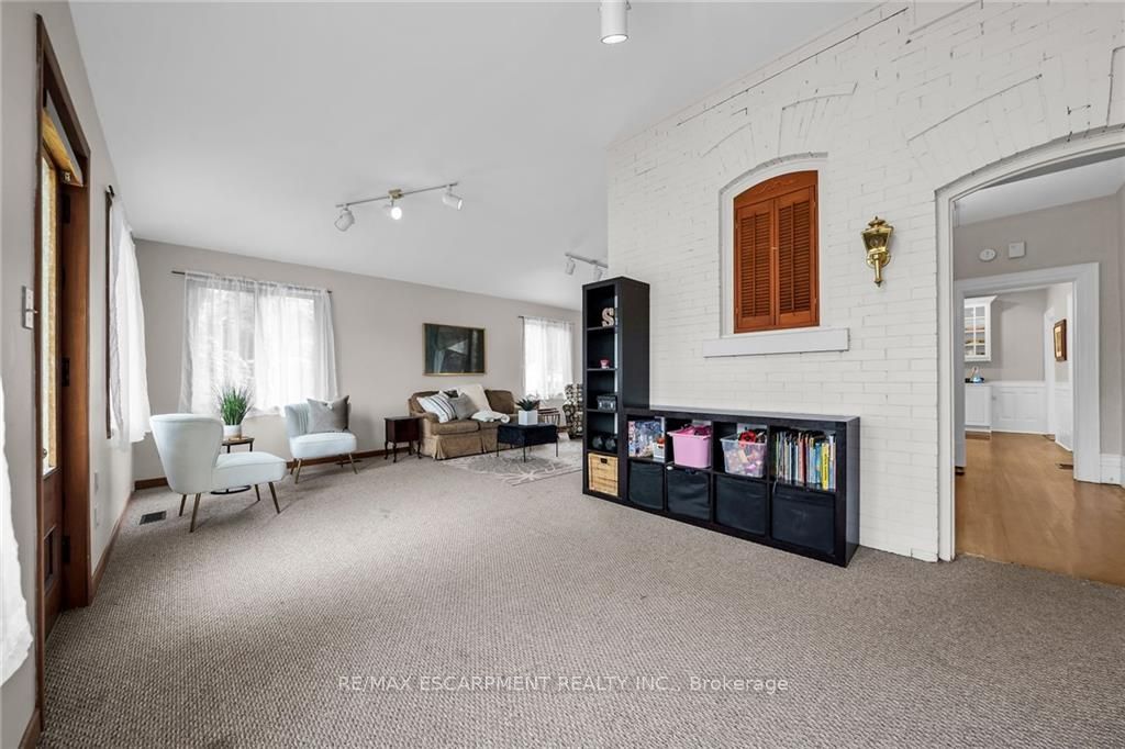 65 Main St S