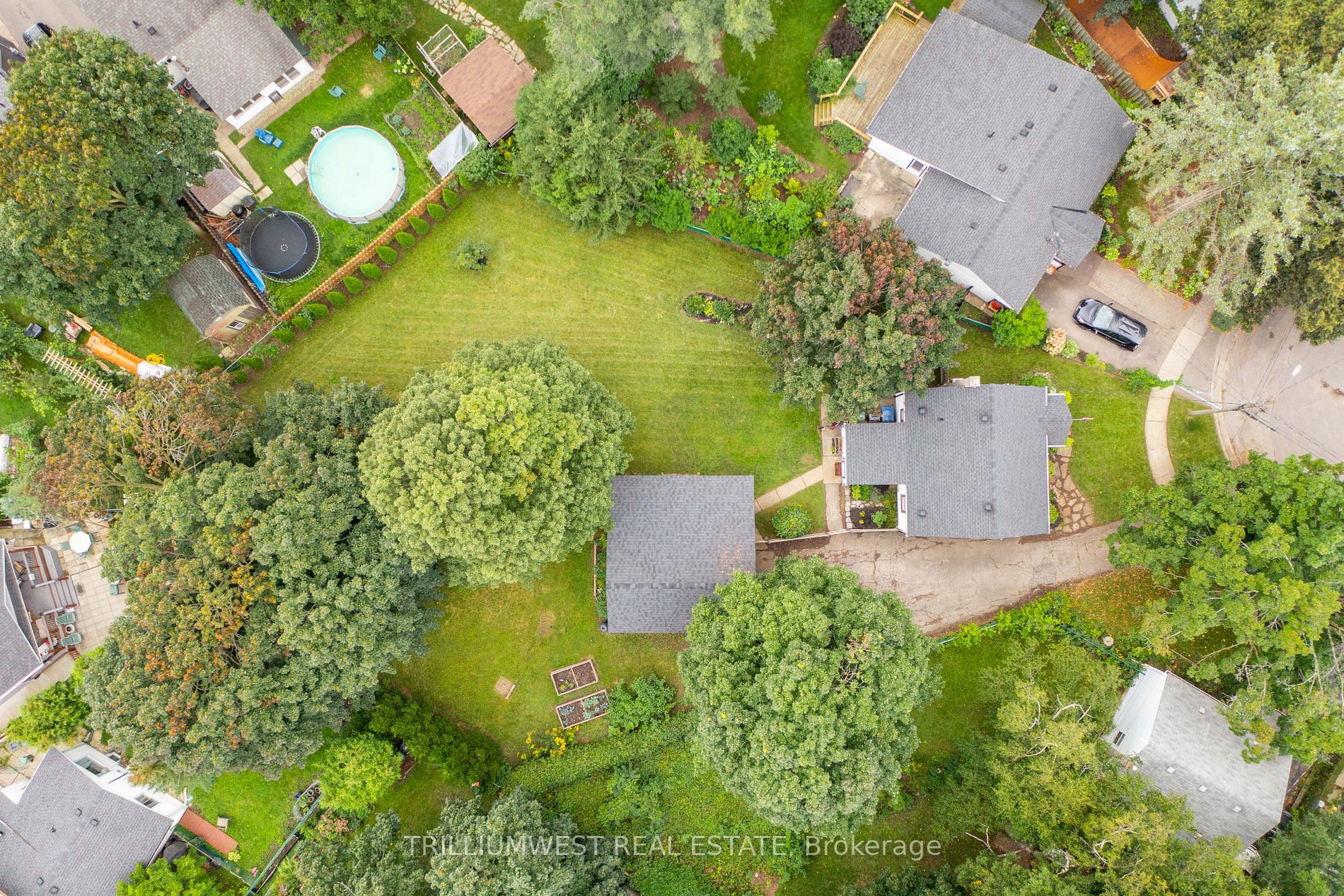 33 Merritt Boulevard