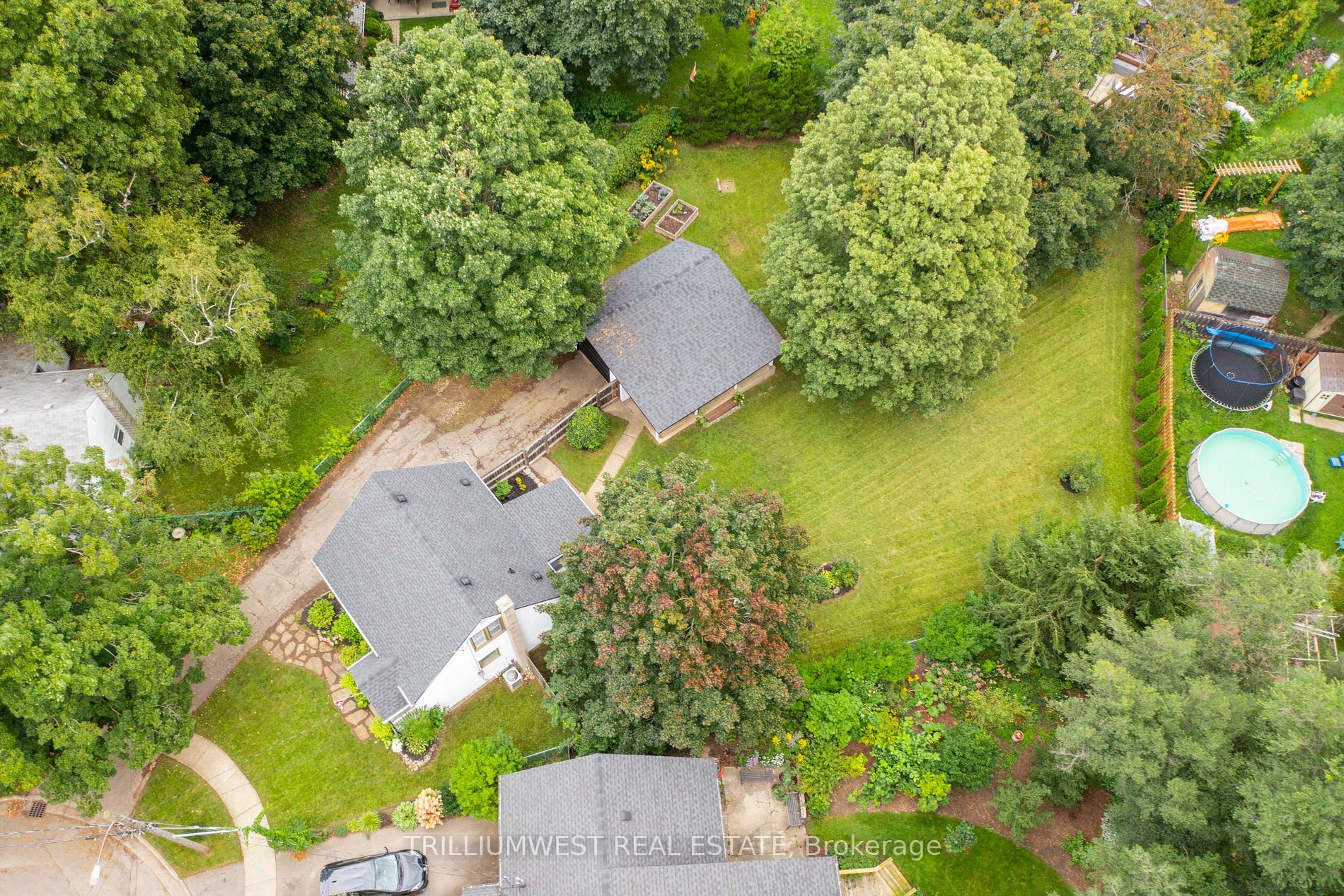 33 Merritt Boulevard