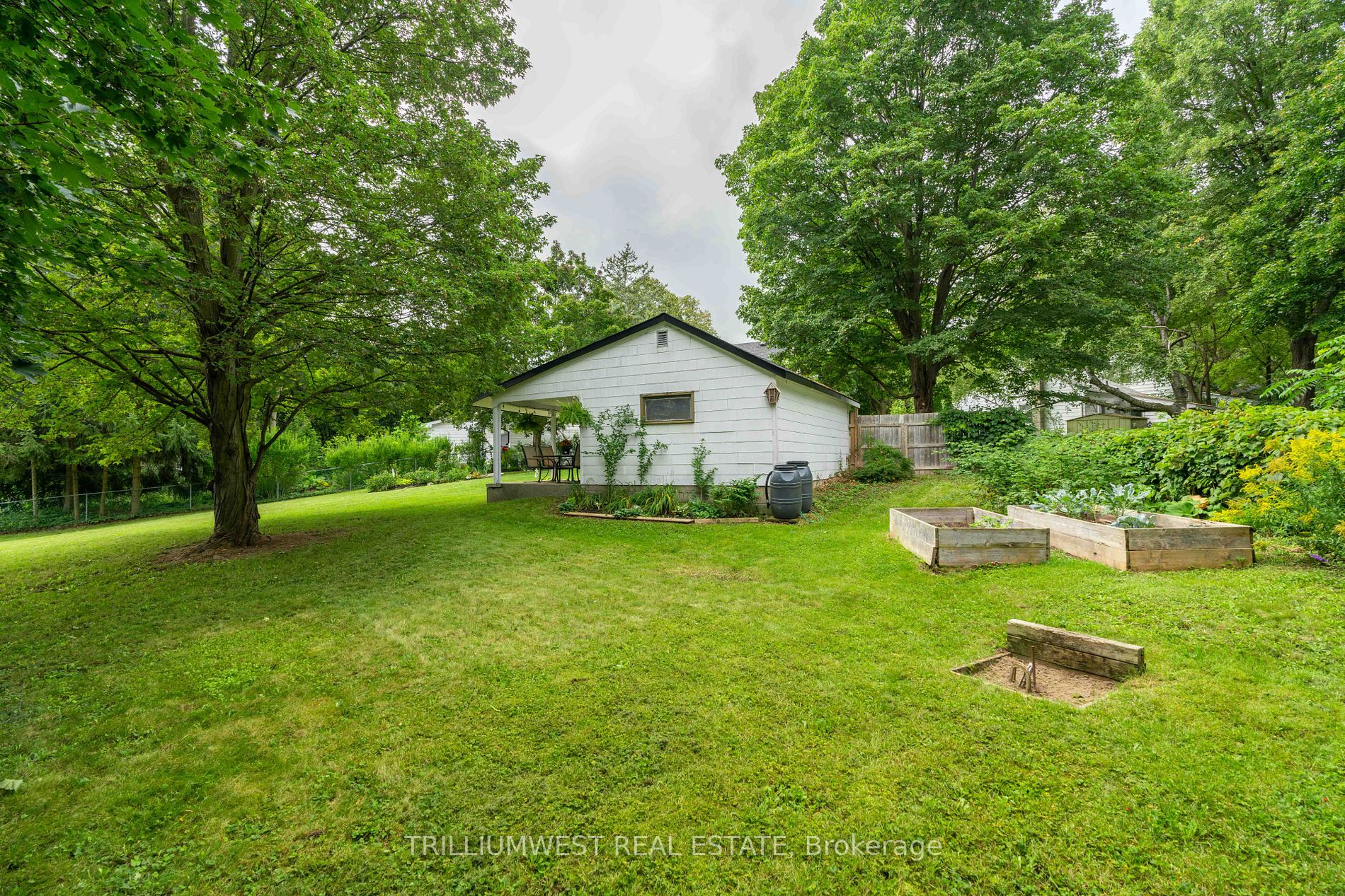33 Merritt Boulevard