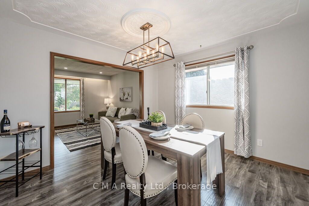 123 White Pine Cres