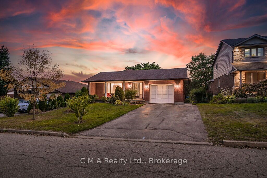 123 White Pine Cres
