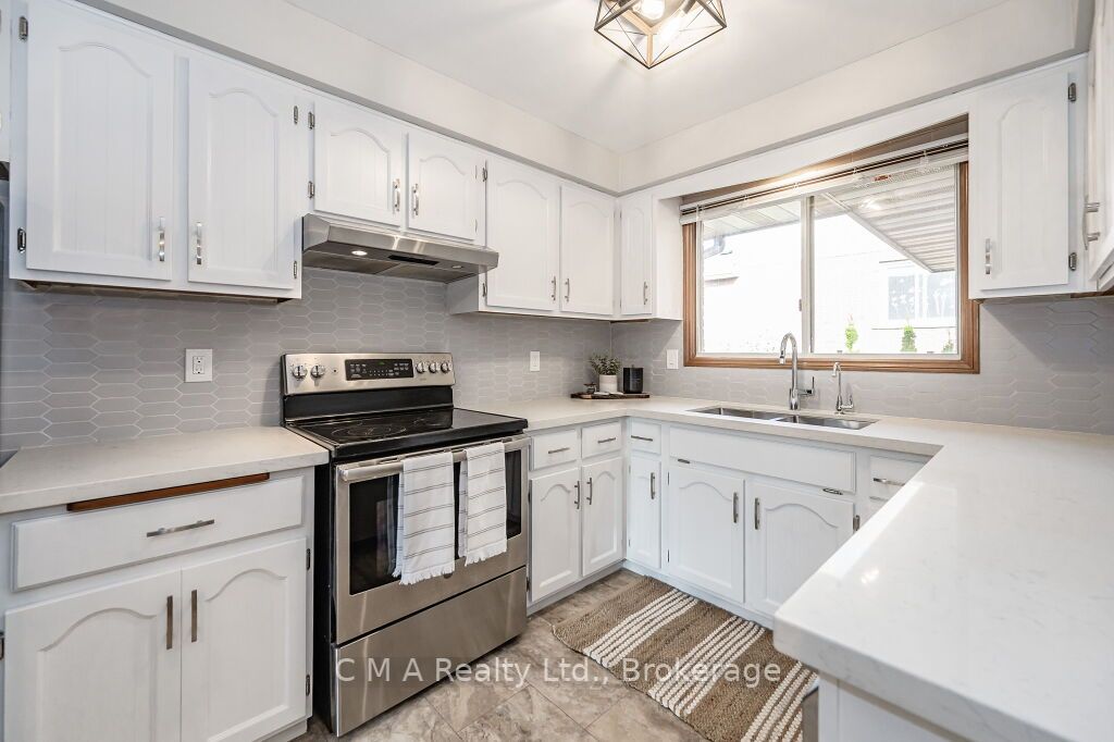 123 White Pine Cres