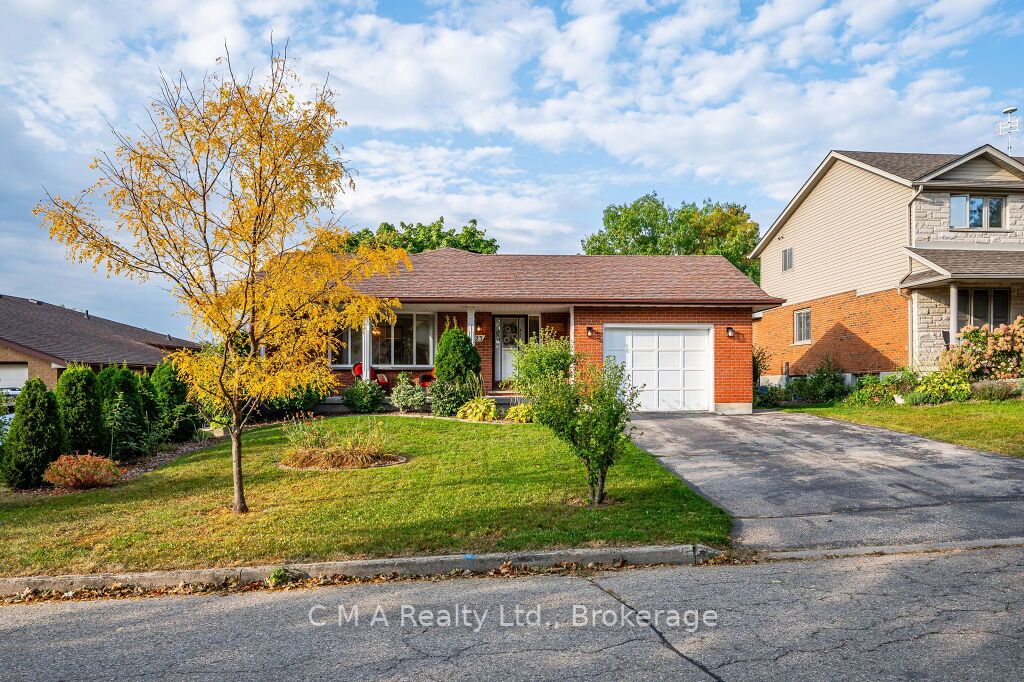 123 White Pine Cres