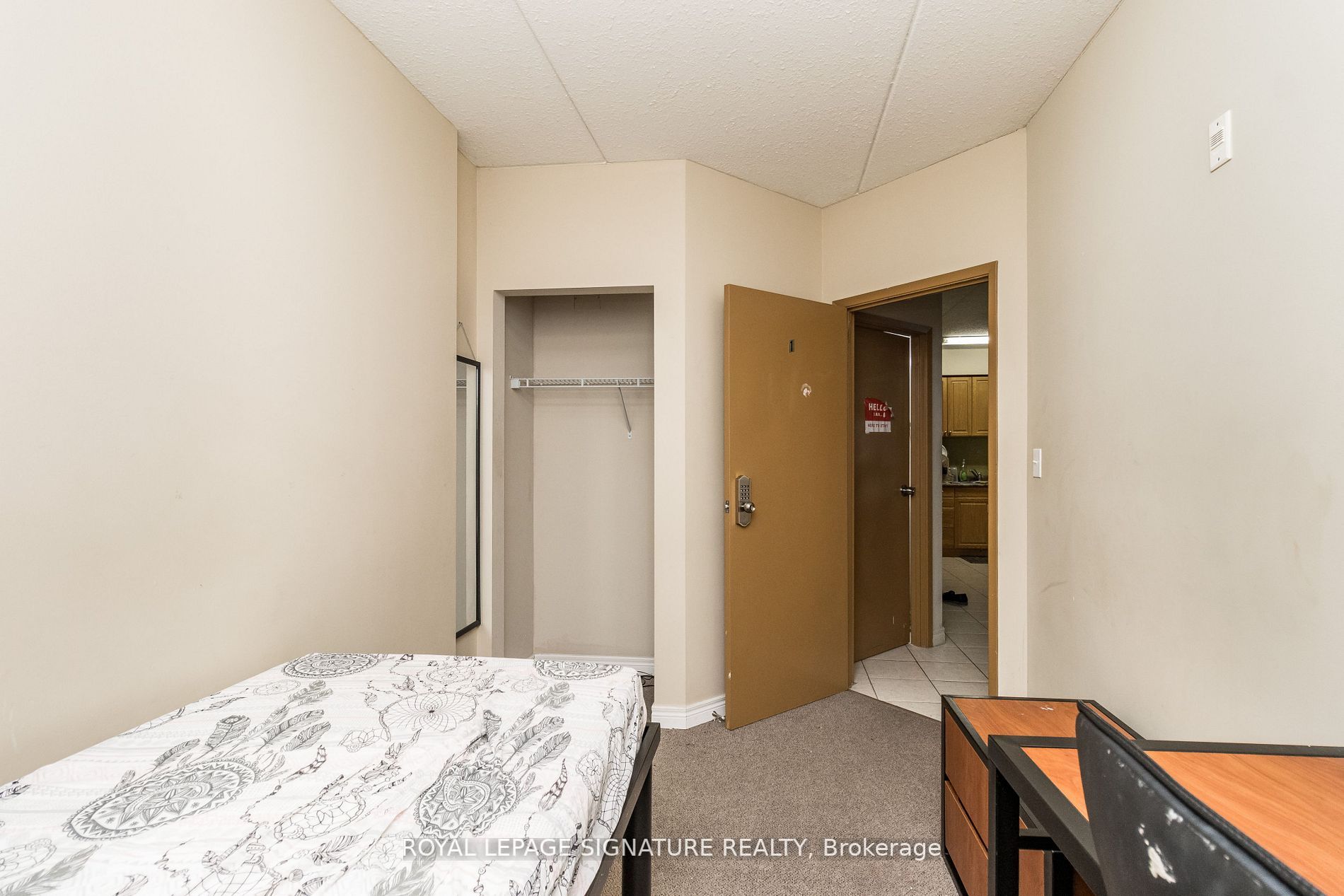 253 Lester St, #101