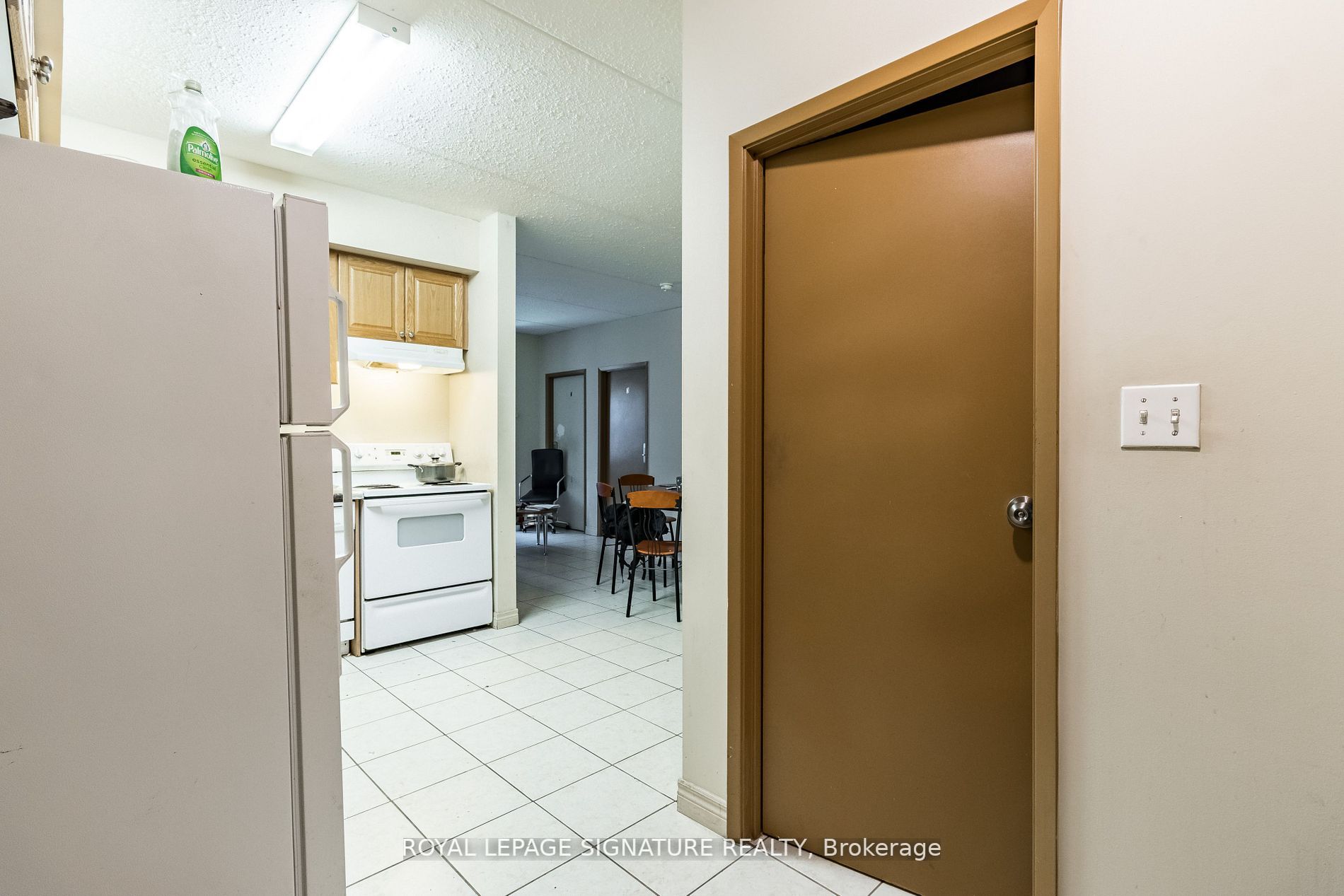 253 Lester St, #101