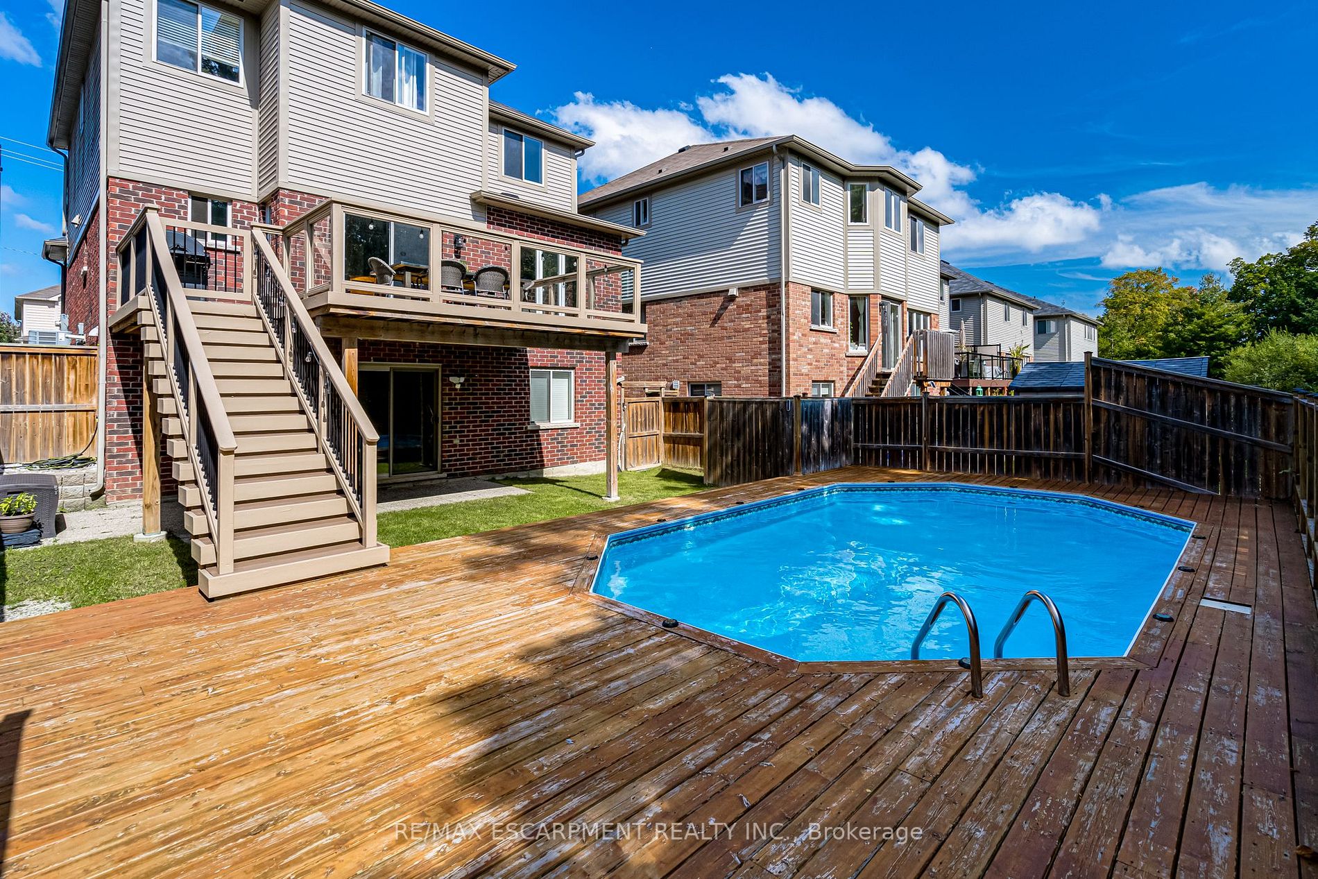 700 Robert Ferrie Dr