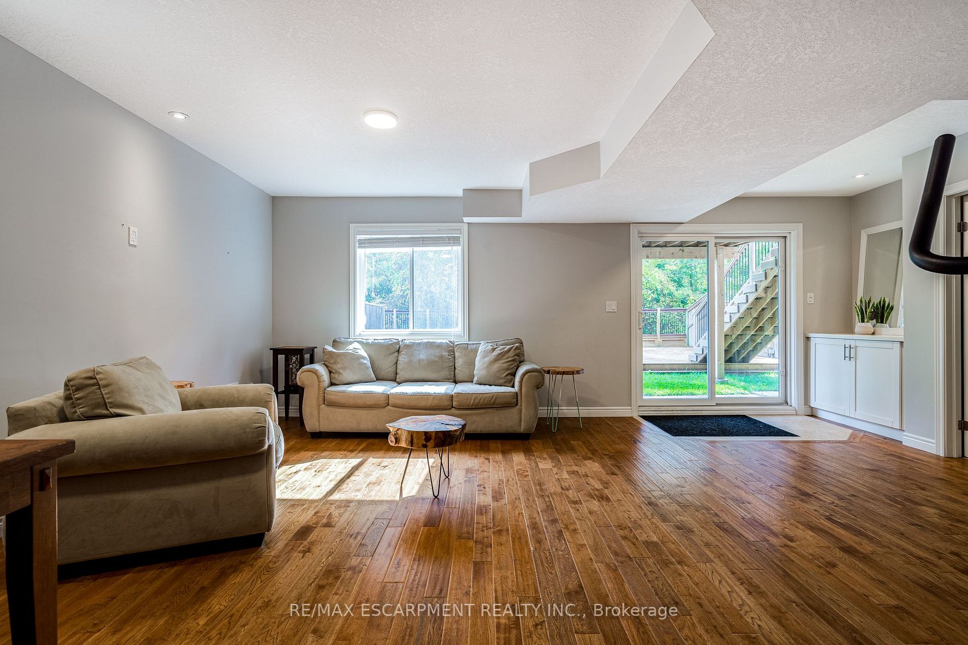 700 Robert Ferrie Dr
