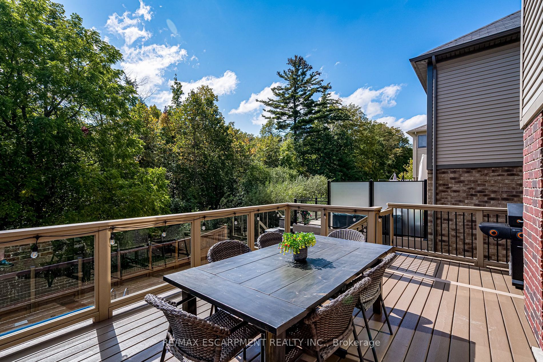 700 Robert Ferrie Dr