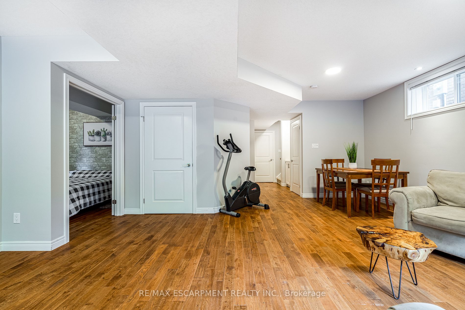 700 Robert Ferrie Dr