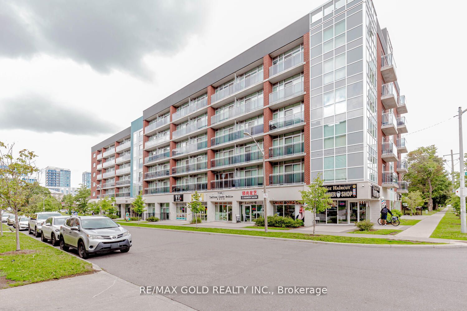 308 Lester St, #202