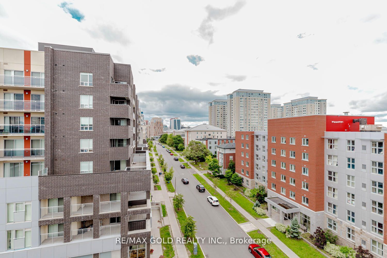 308 Lester St, #202