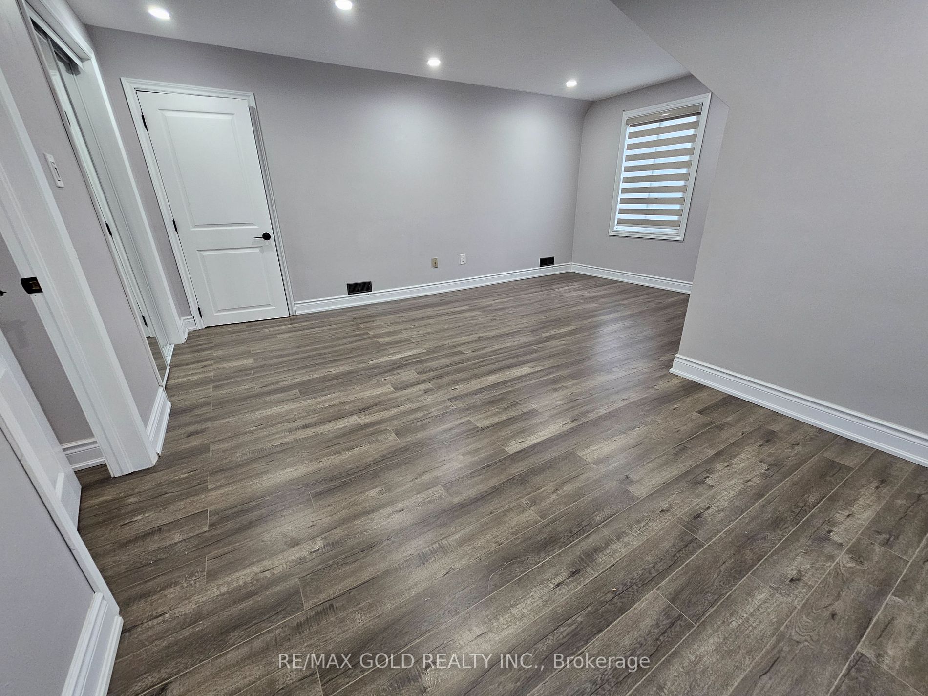 285 NORTH WATER Street W