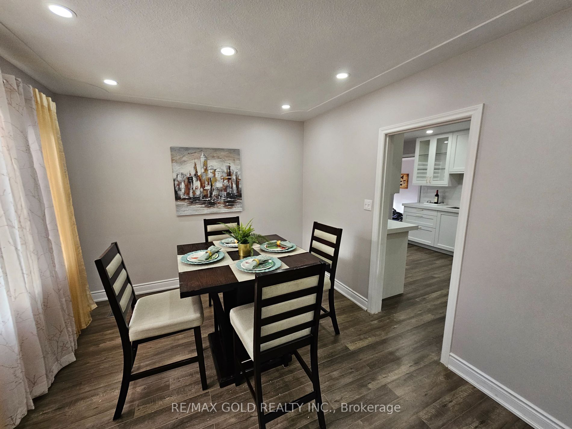 285 NORTH WATER Street W