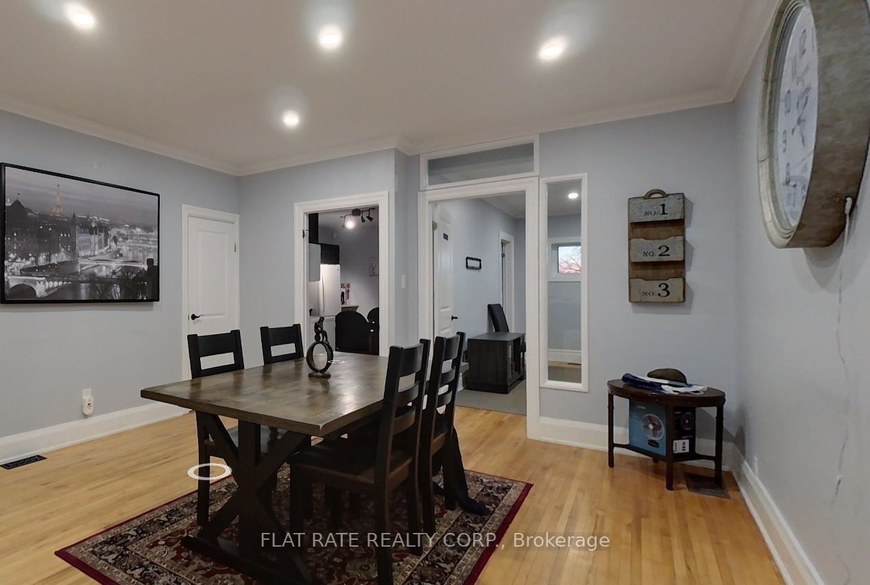 725 Park St S, #Upper