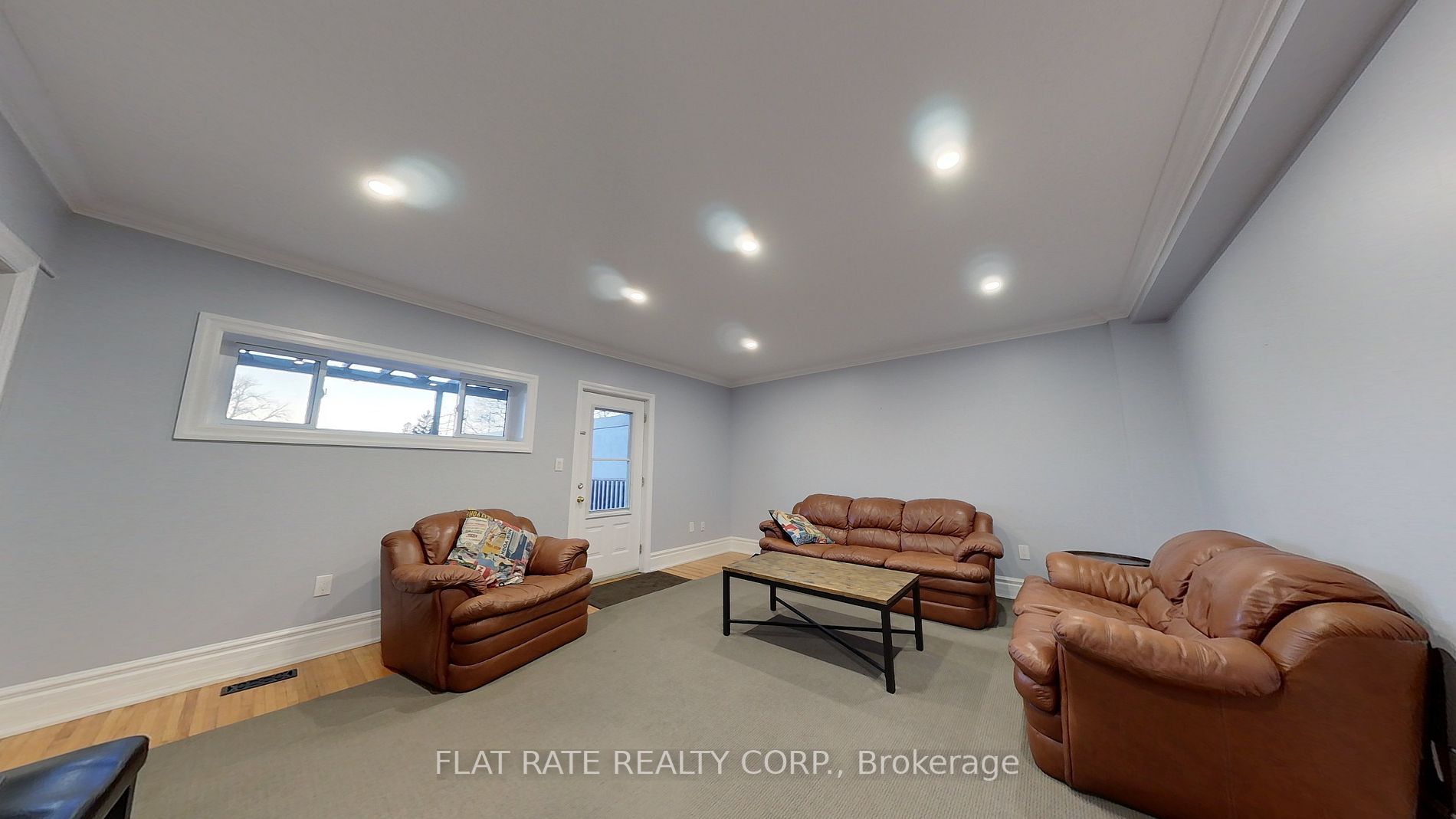 725 Park St S, #Upper
