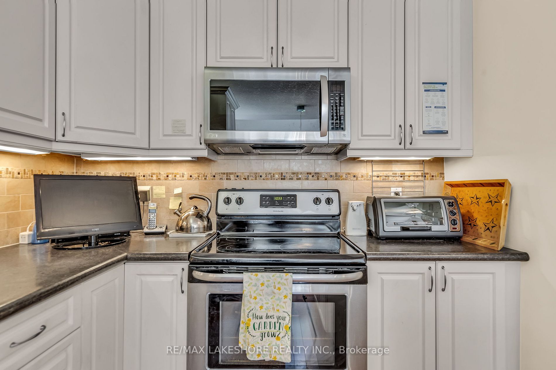 120 University Ave E, #903