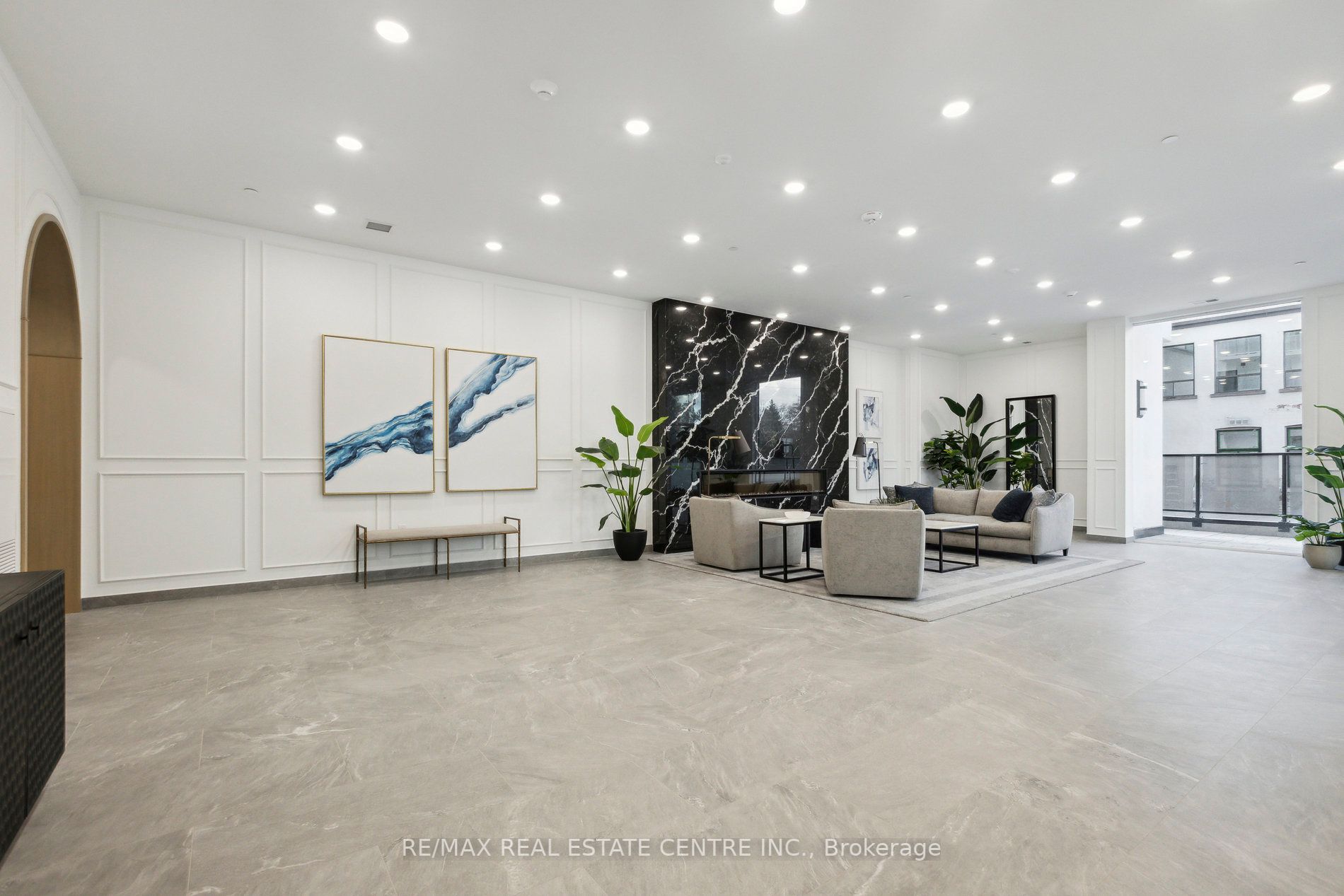 71 Wyndham Street S, #602