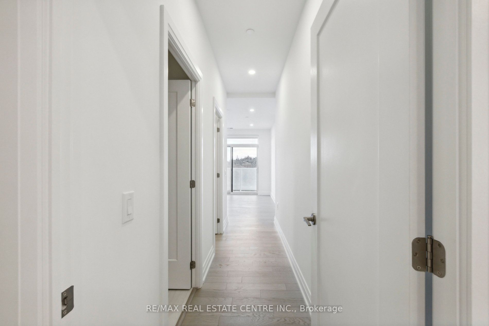 71 Wyndham Street S, #602