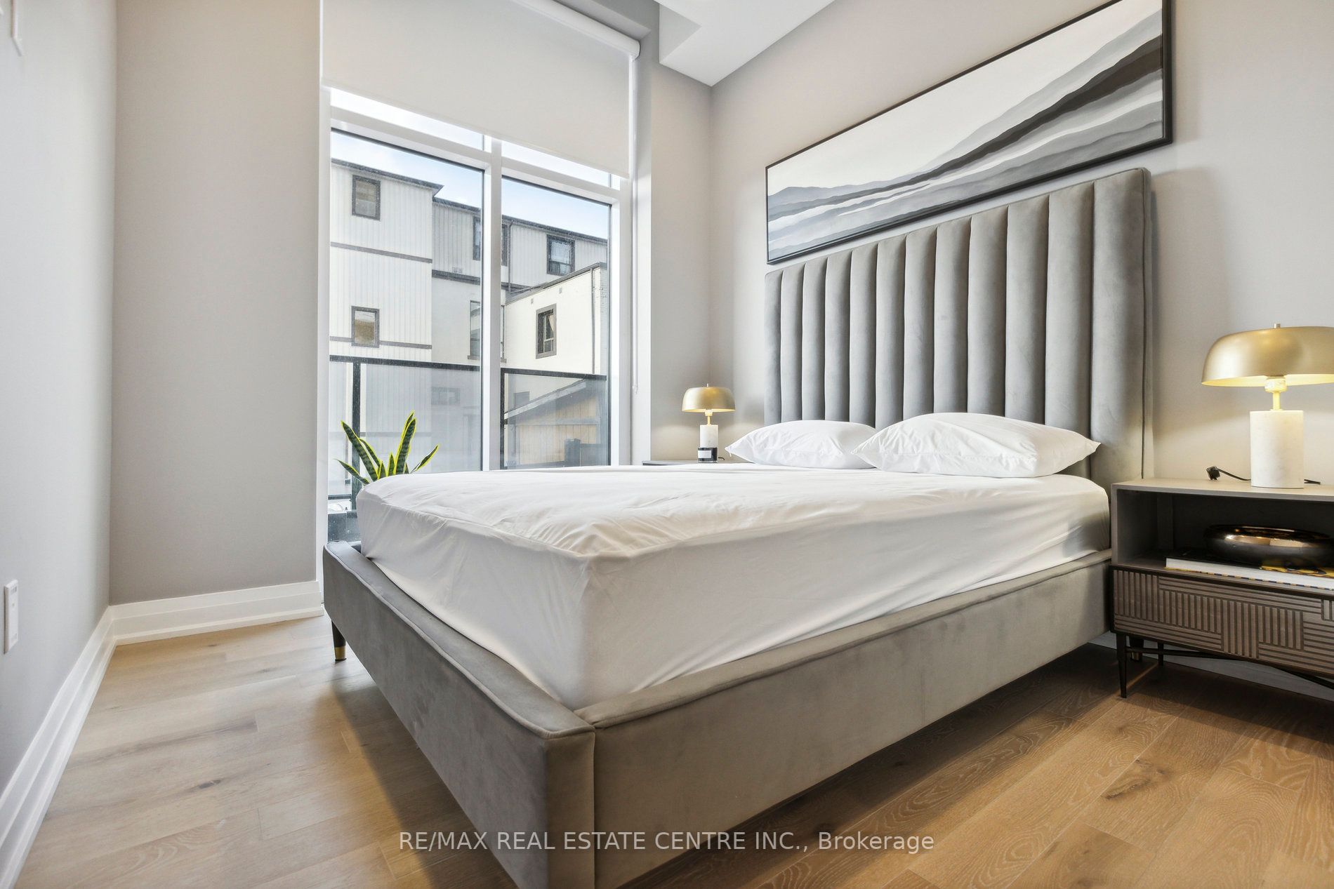71 Wyndham Street S, #602