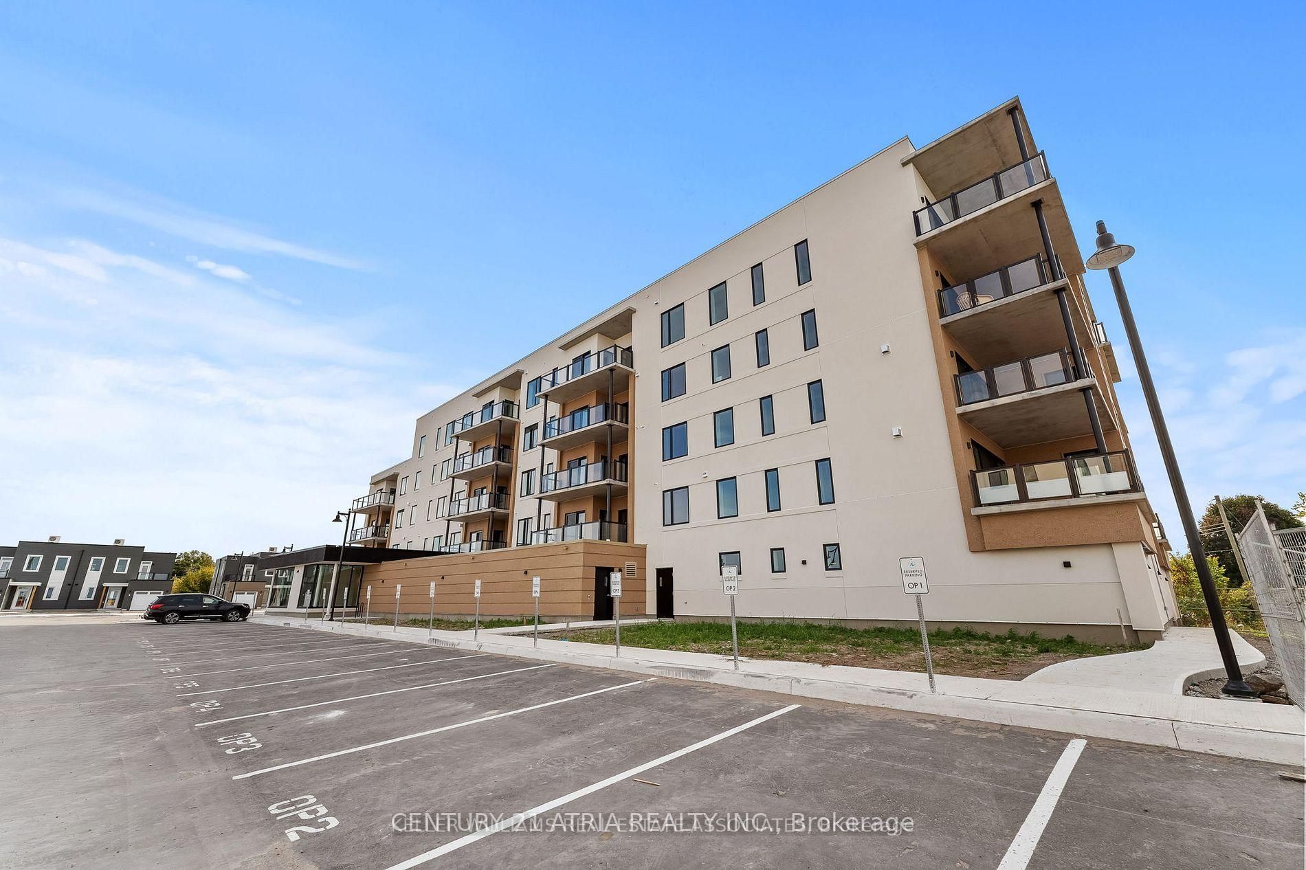 19A West St N, #303