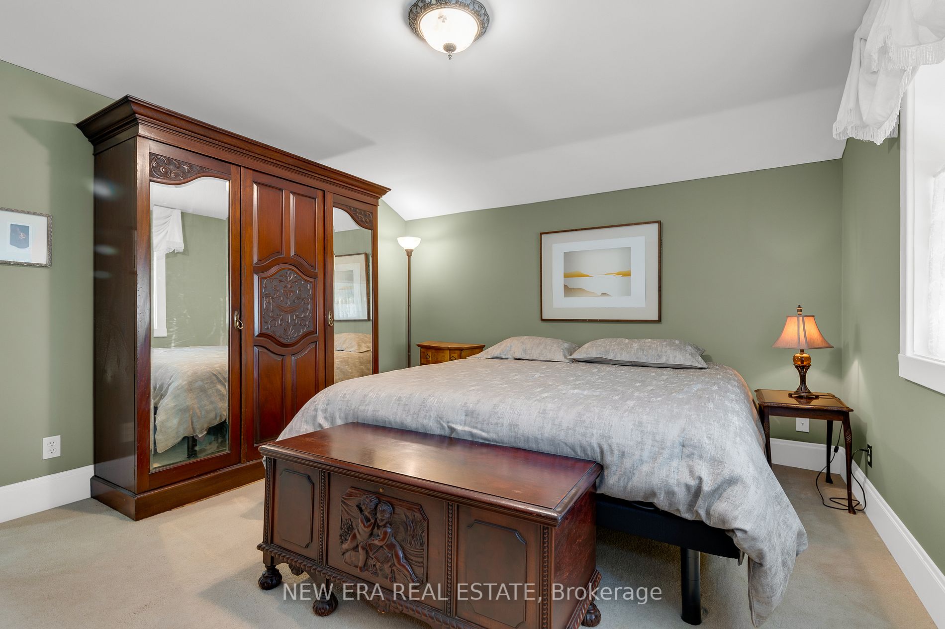 16 Nelles Blvd