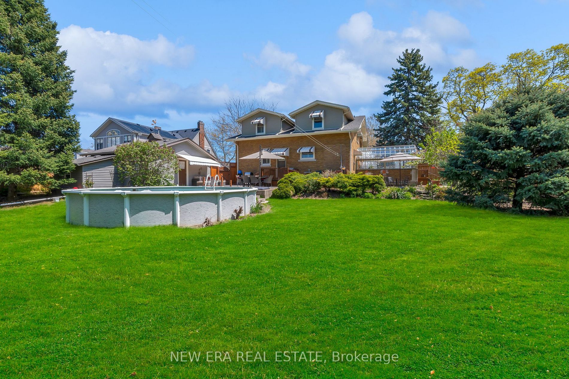 16 Nelles Blvd