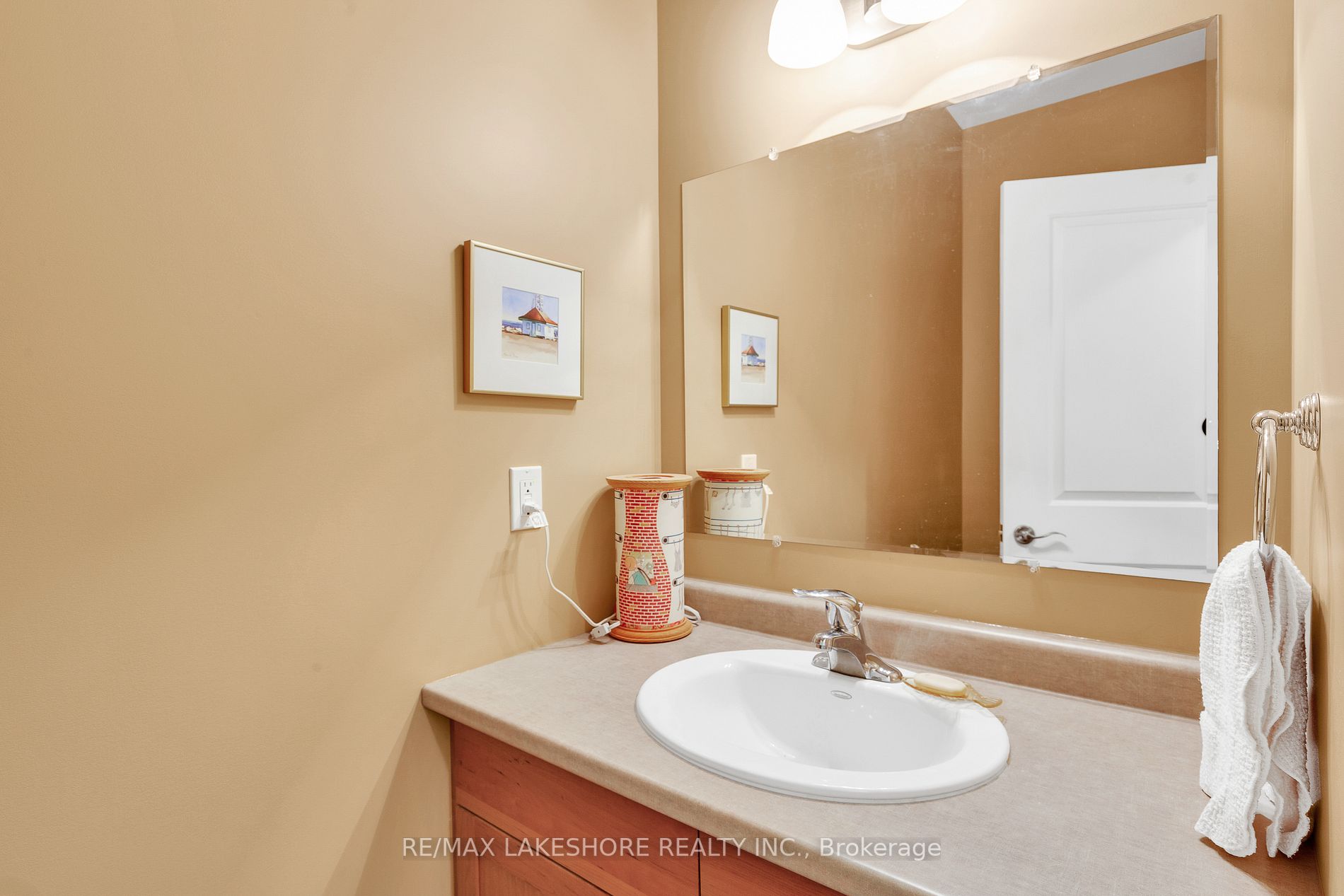 120 University Ave E, #102