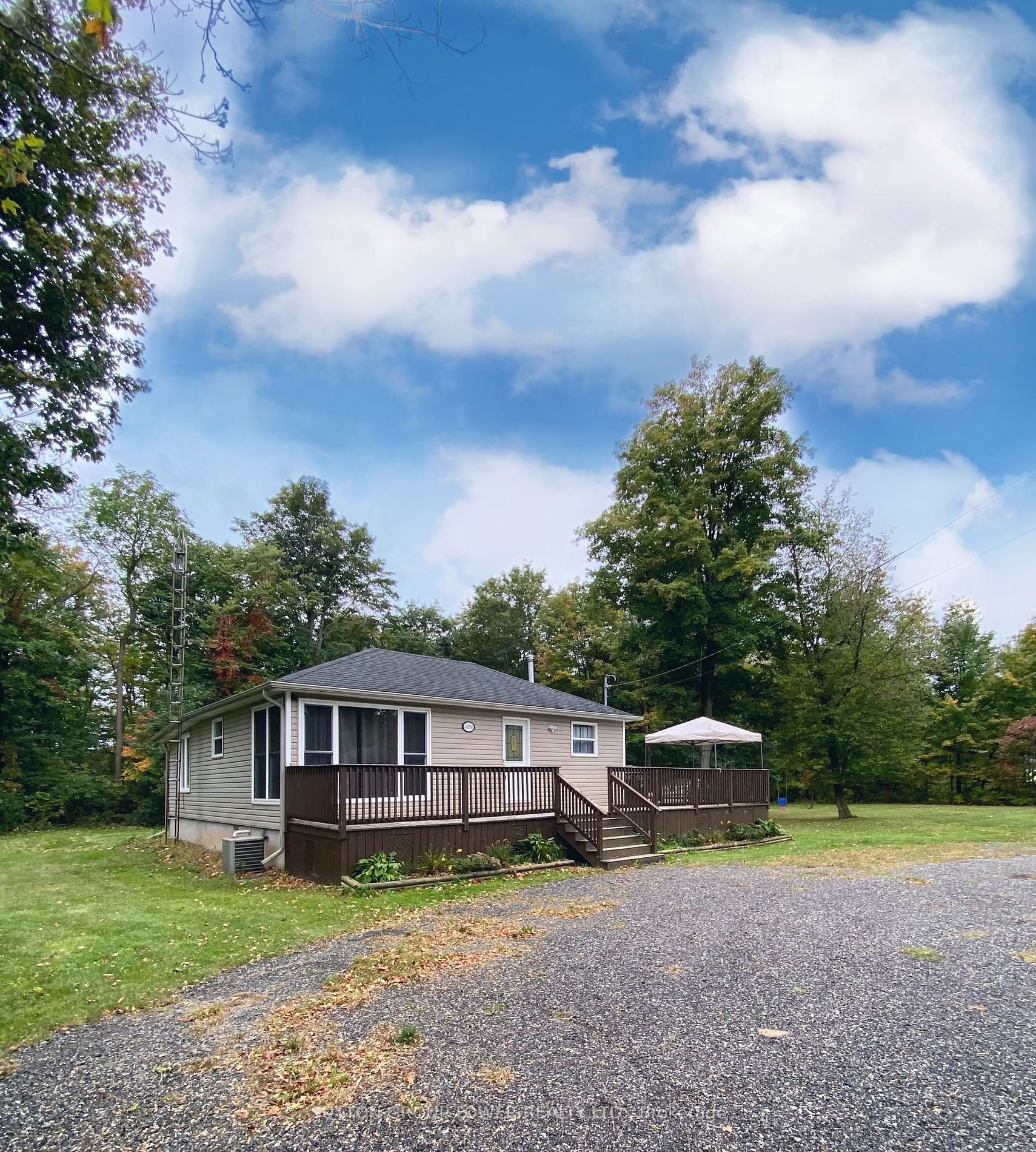 4870 Mapleview Crescent