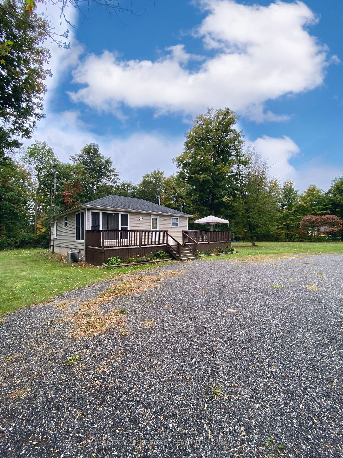 4870 Mapleview Crescent