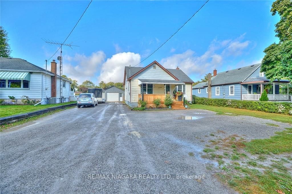 5699 Montrose Rd