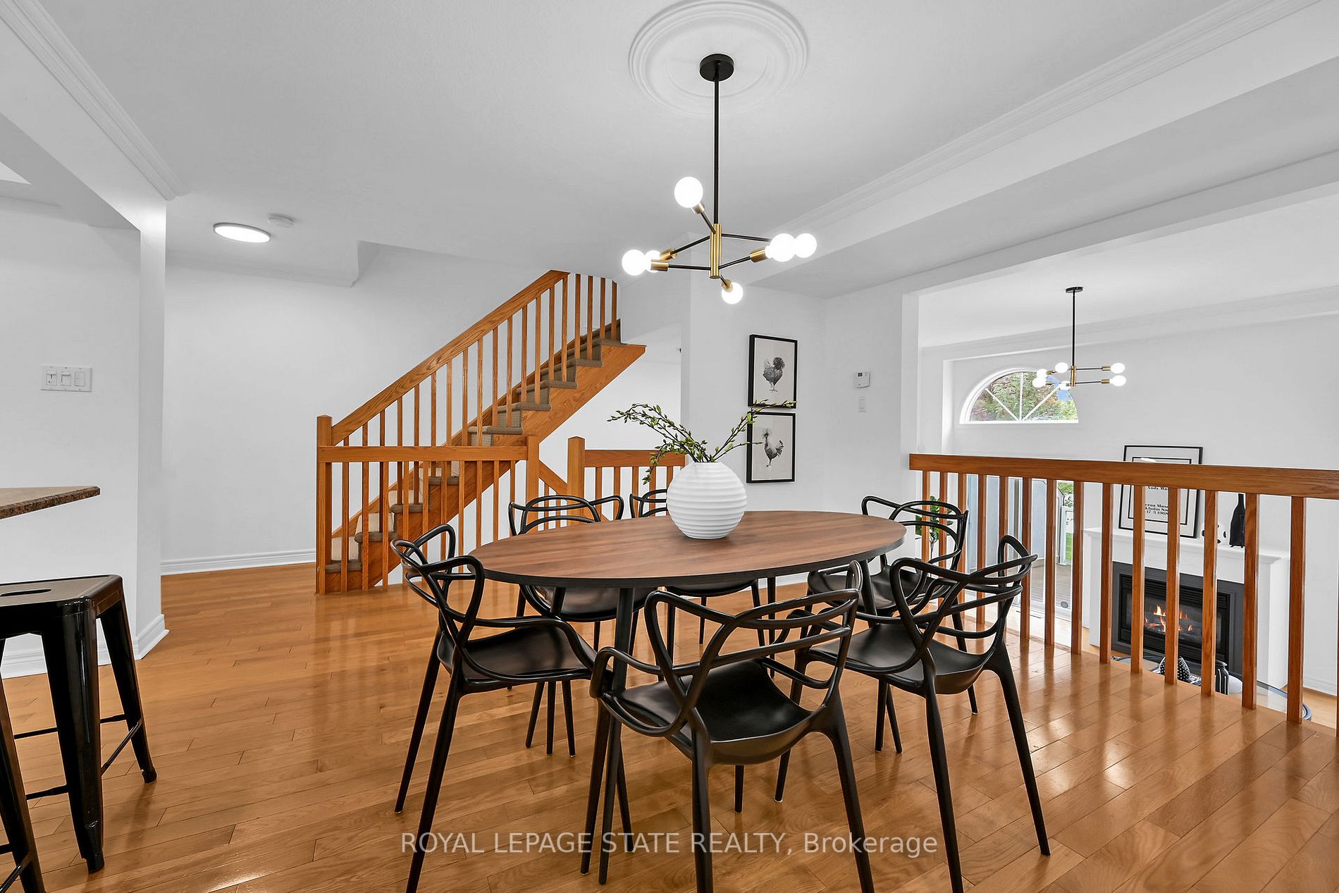 371 Wilson St E, #4
