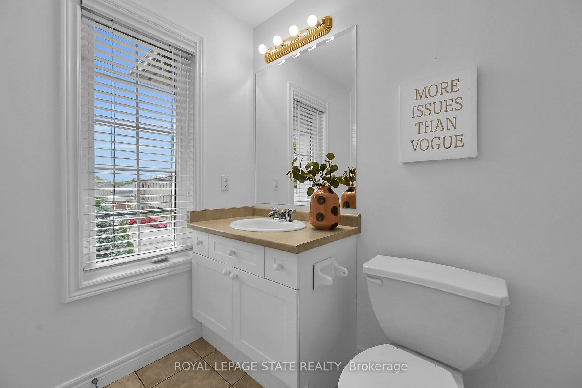 371 Wilson St E, #4