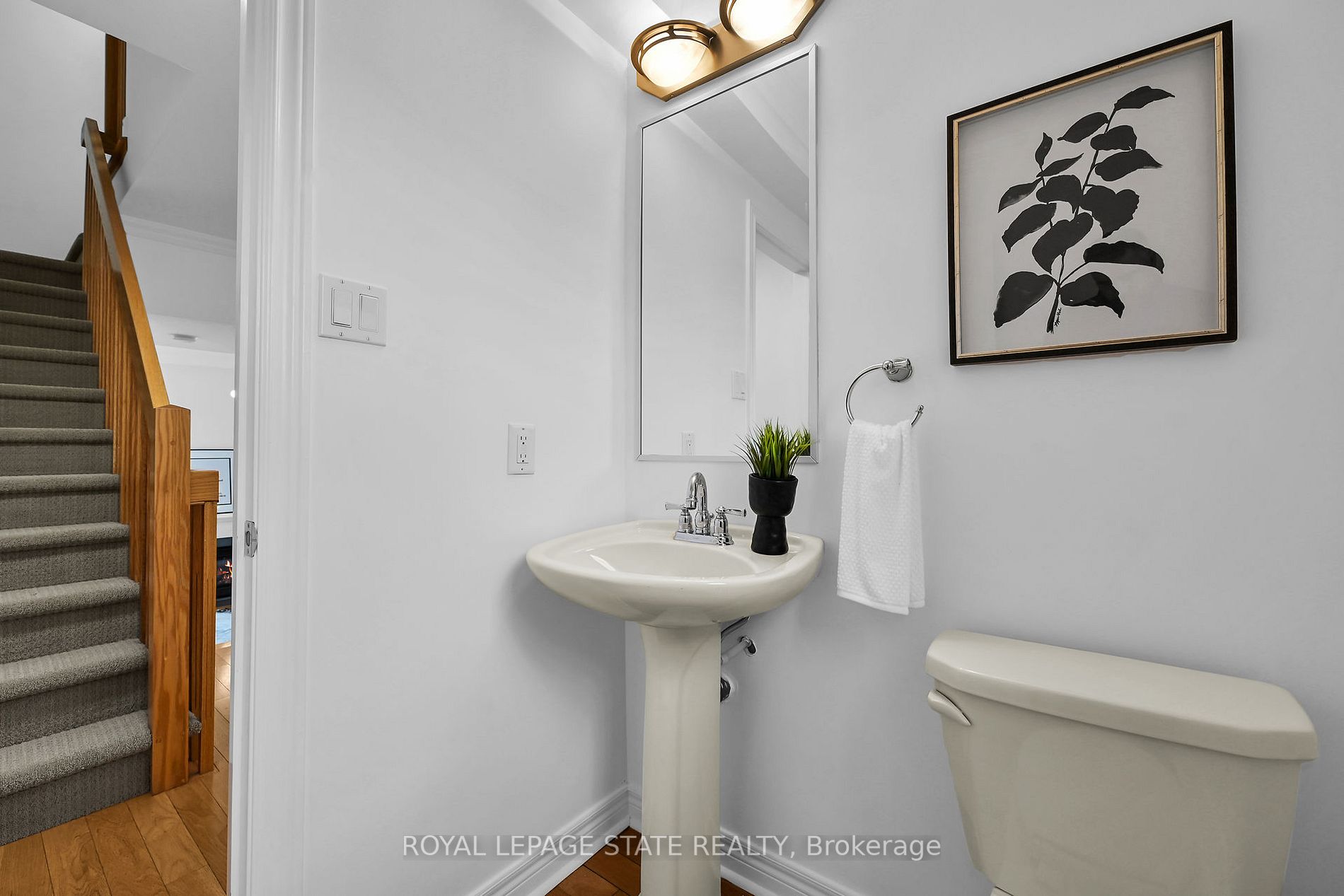 371 Wilson St E, #4