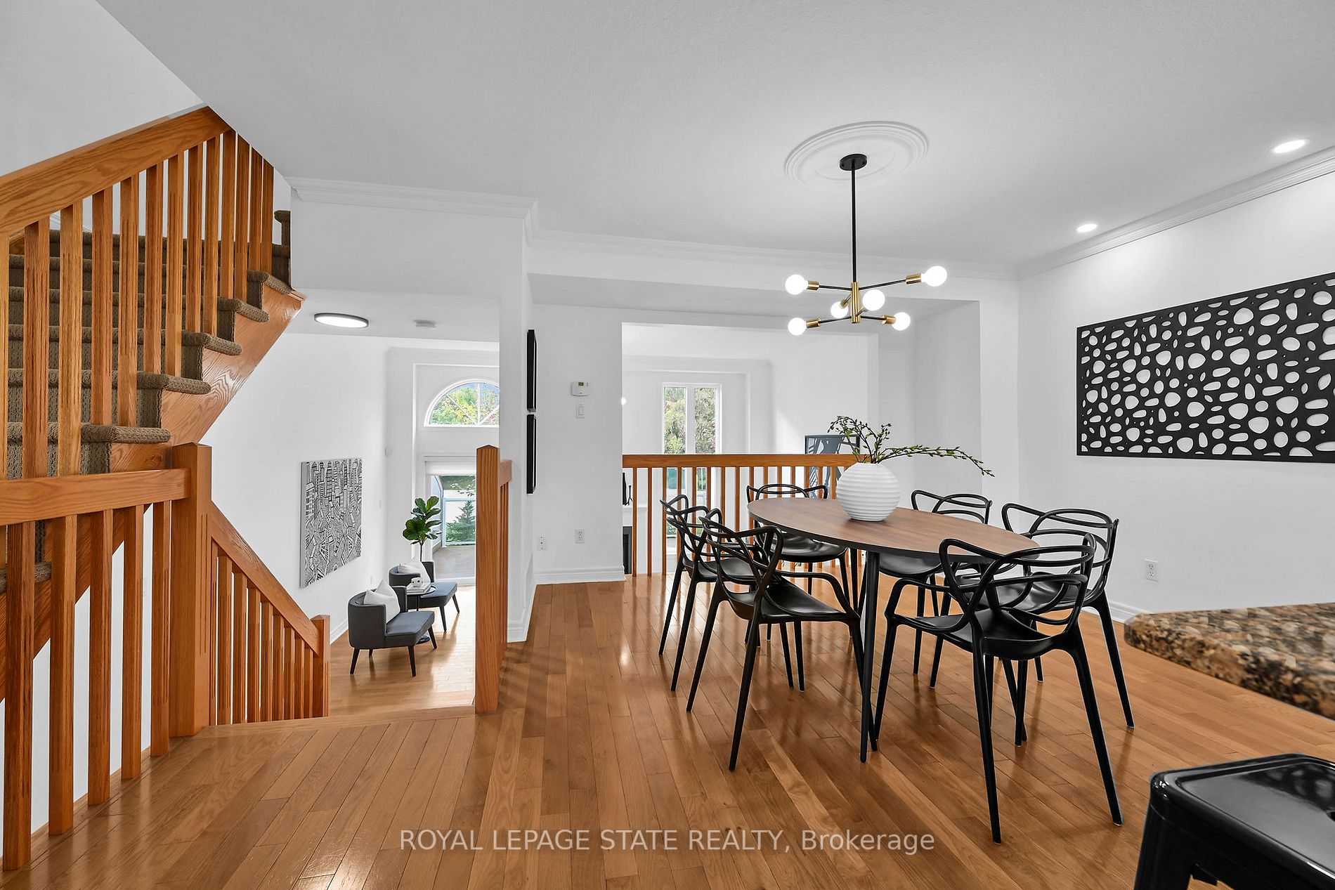 371 Wilson St E, #4