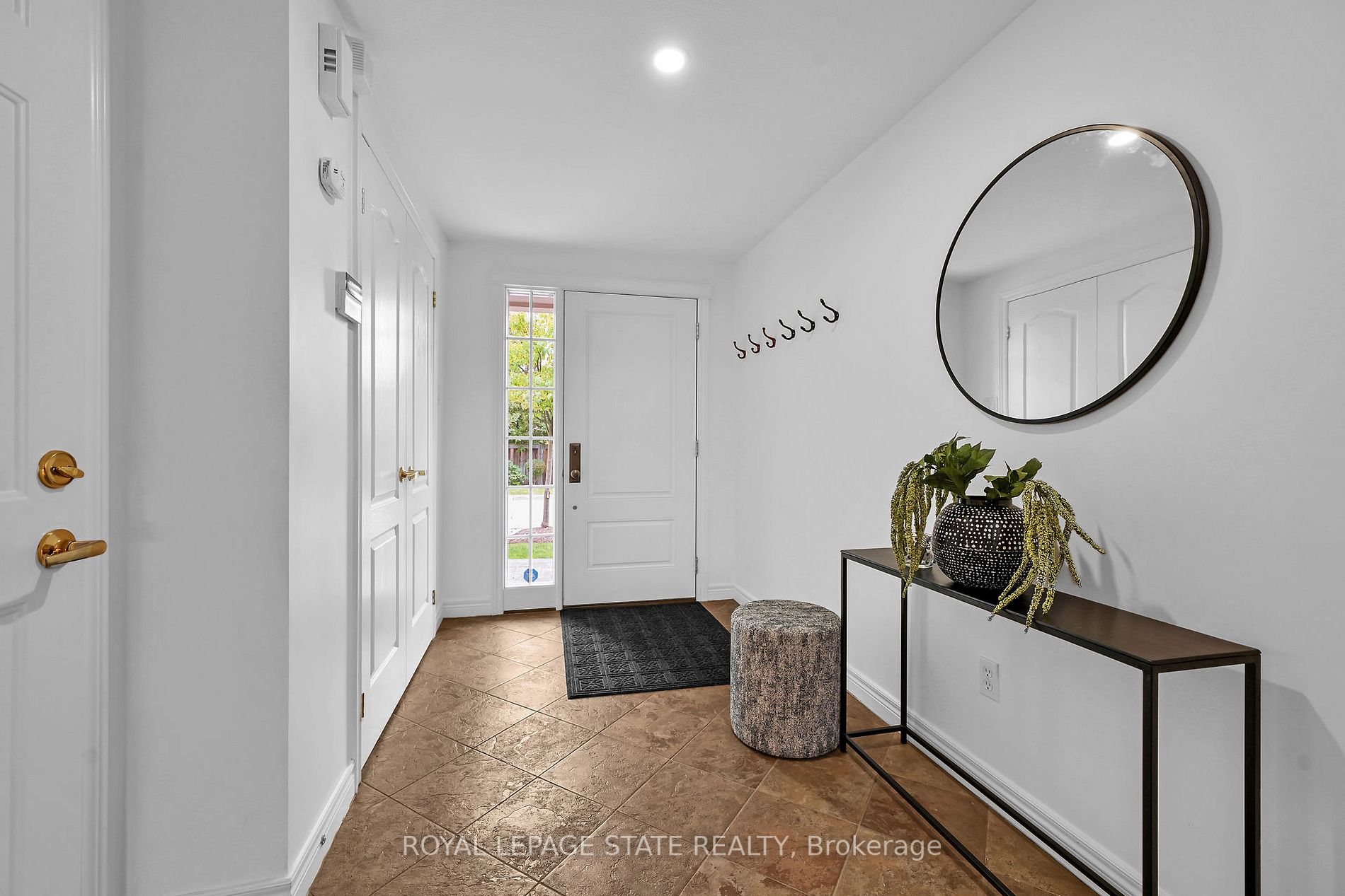 371 Wilson St E, #4