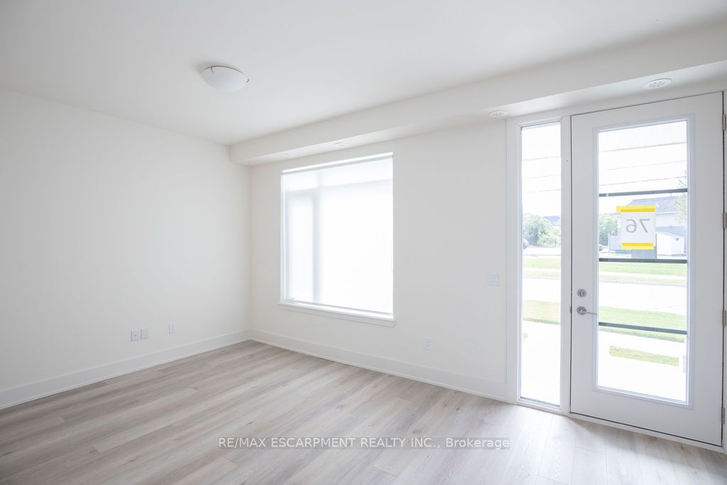 10 Windward Dr, #76