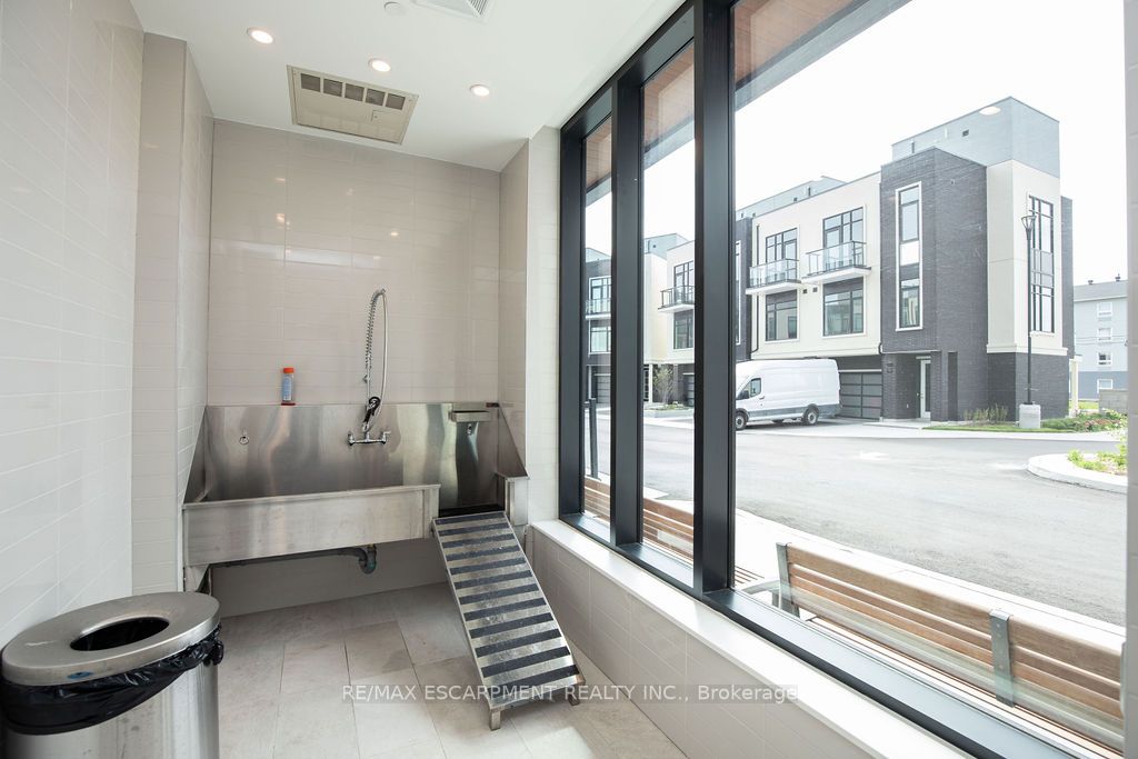 10 Windward Dr, #76