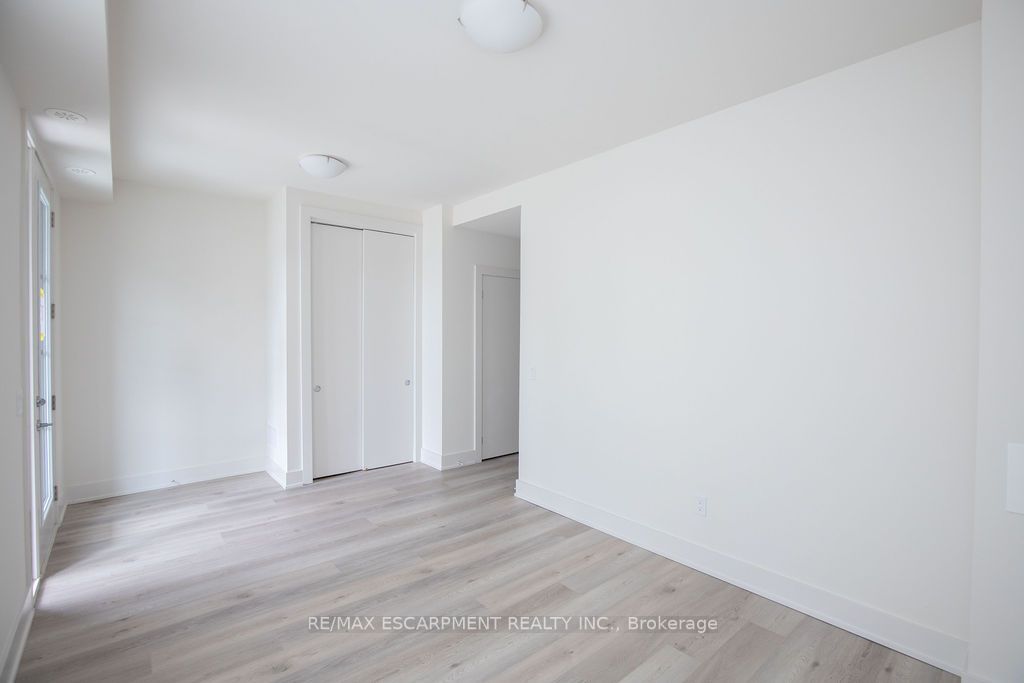 10 Windward Dr, #76
