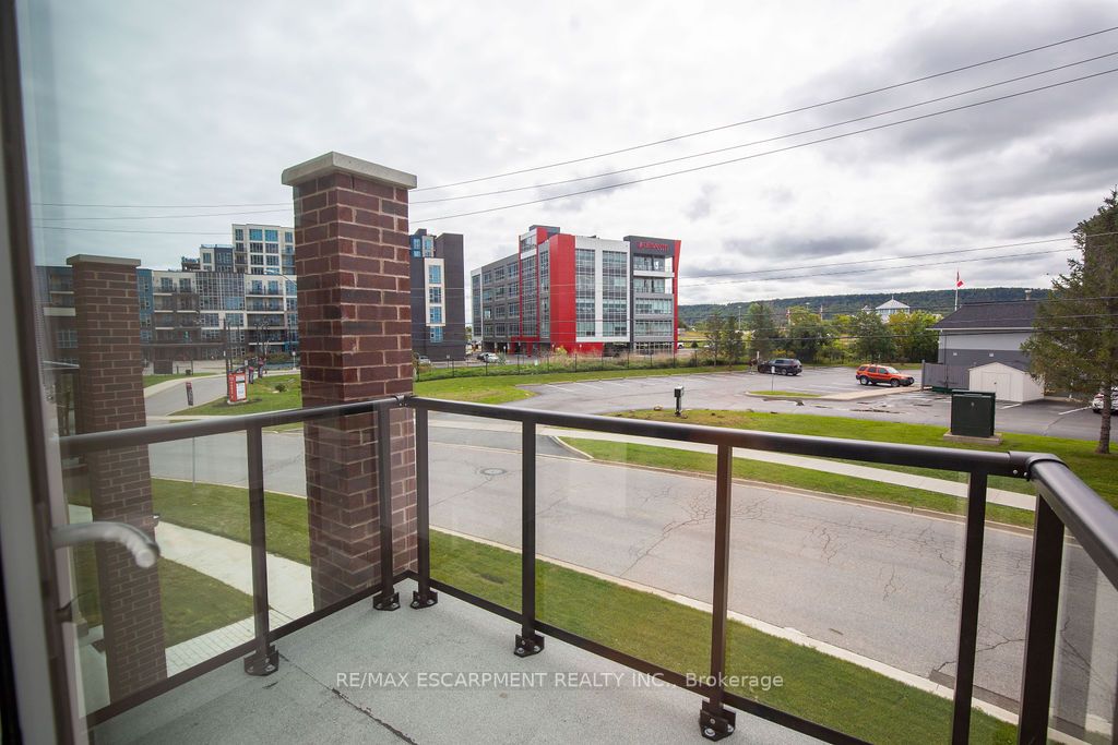 10 Windward Dr, #76