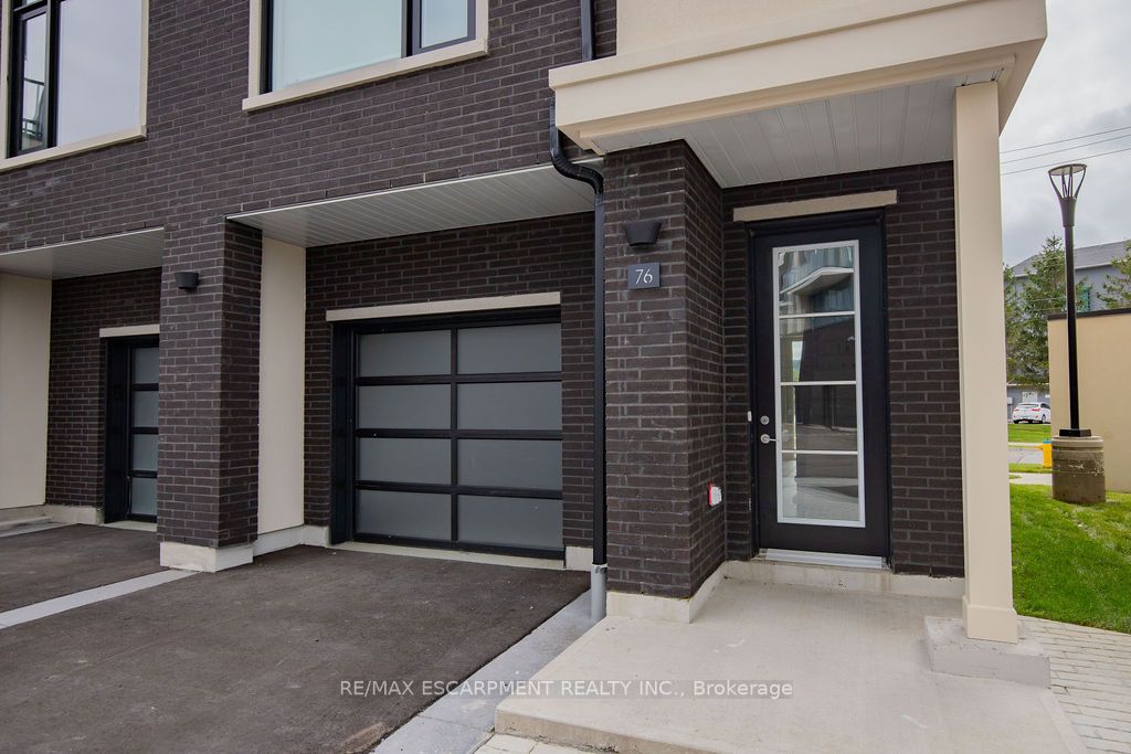 10 Windward Dr, #76